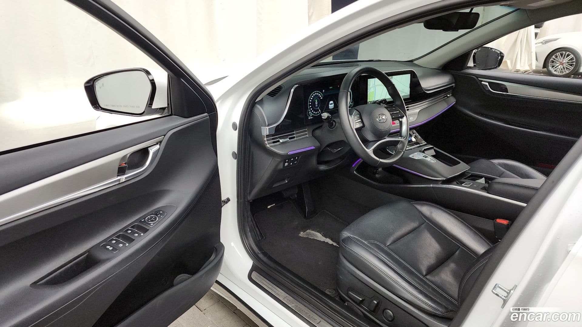 Main__Slider__Photo:Grandeur Hyundai 2022.3-9