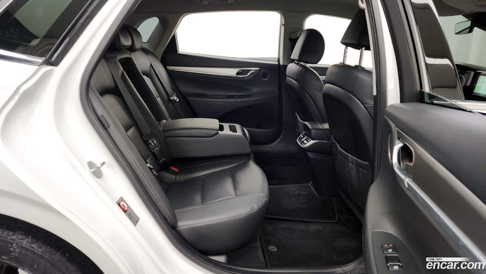 Main__Slider__Photo:Grandeur Hyundai 2022.3-11