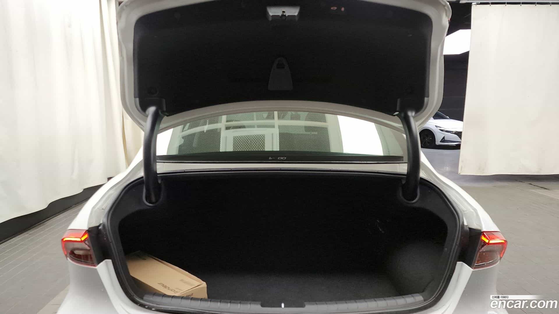 Grandeur Hyundai 2022.3-OPTION-024