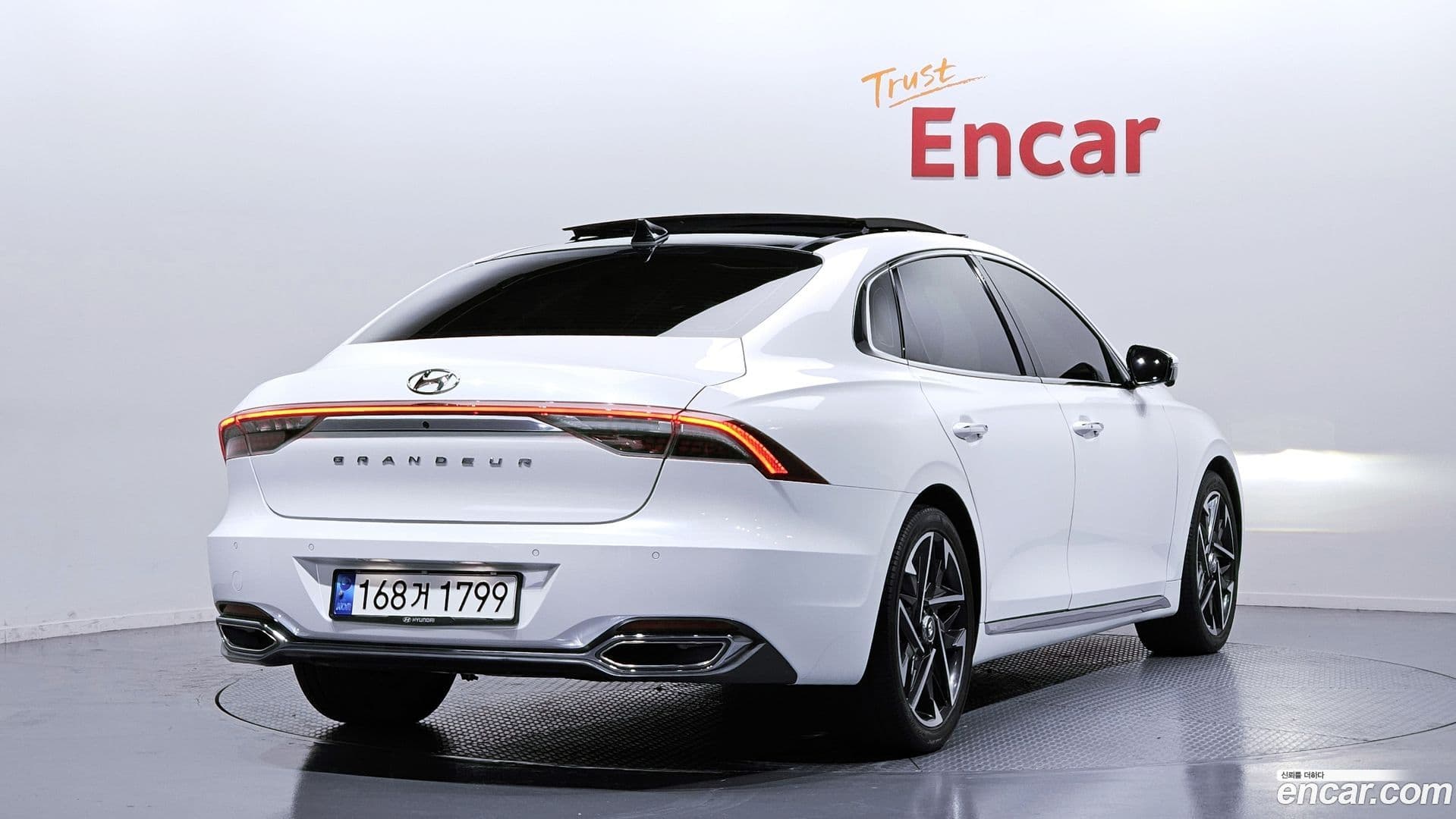 Main__Slider__Photo:Grandeur Hyundai 2020.10-1