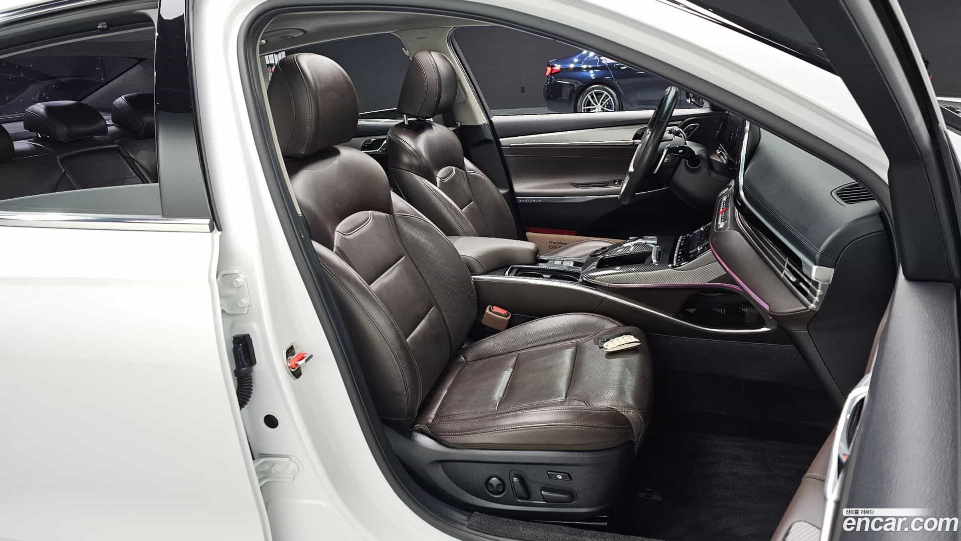 Grandeur Hyundai 2020.10-INNER-010