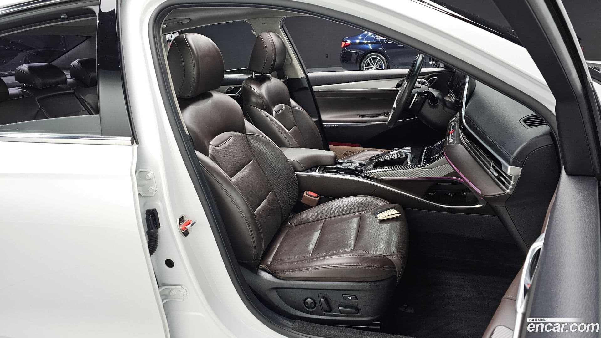 Main__Slider__Photo:Grandeur Hyundai 2020.10-9