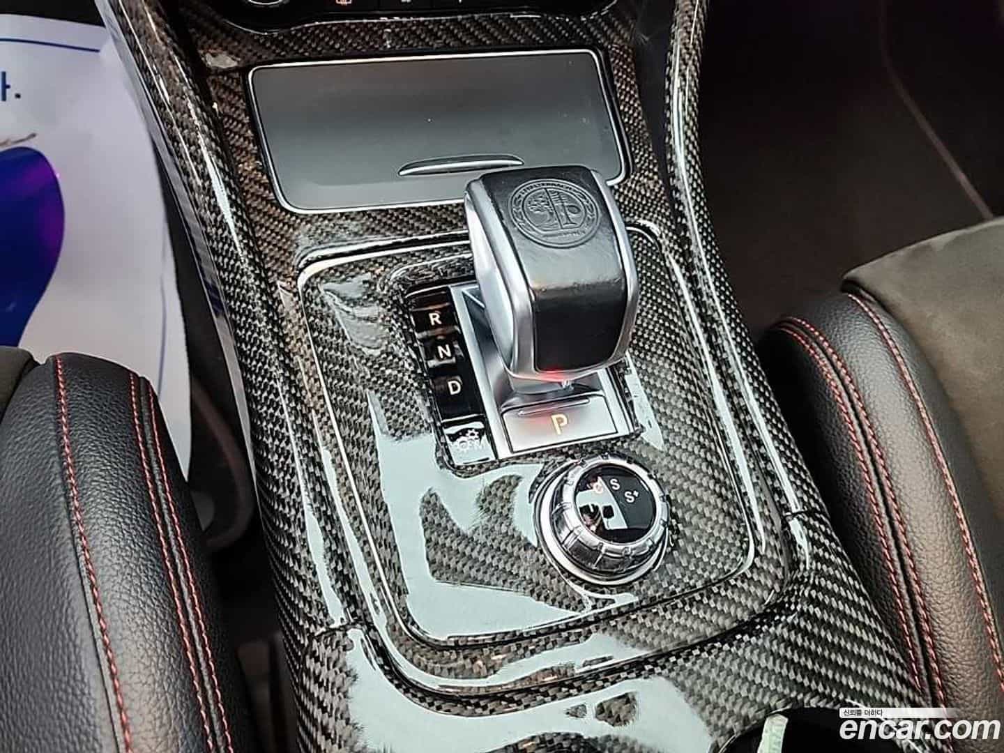 GLA-Class Mercedes-Benz 2018.2-INNER-008