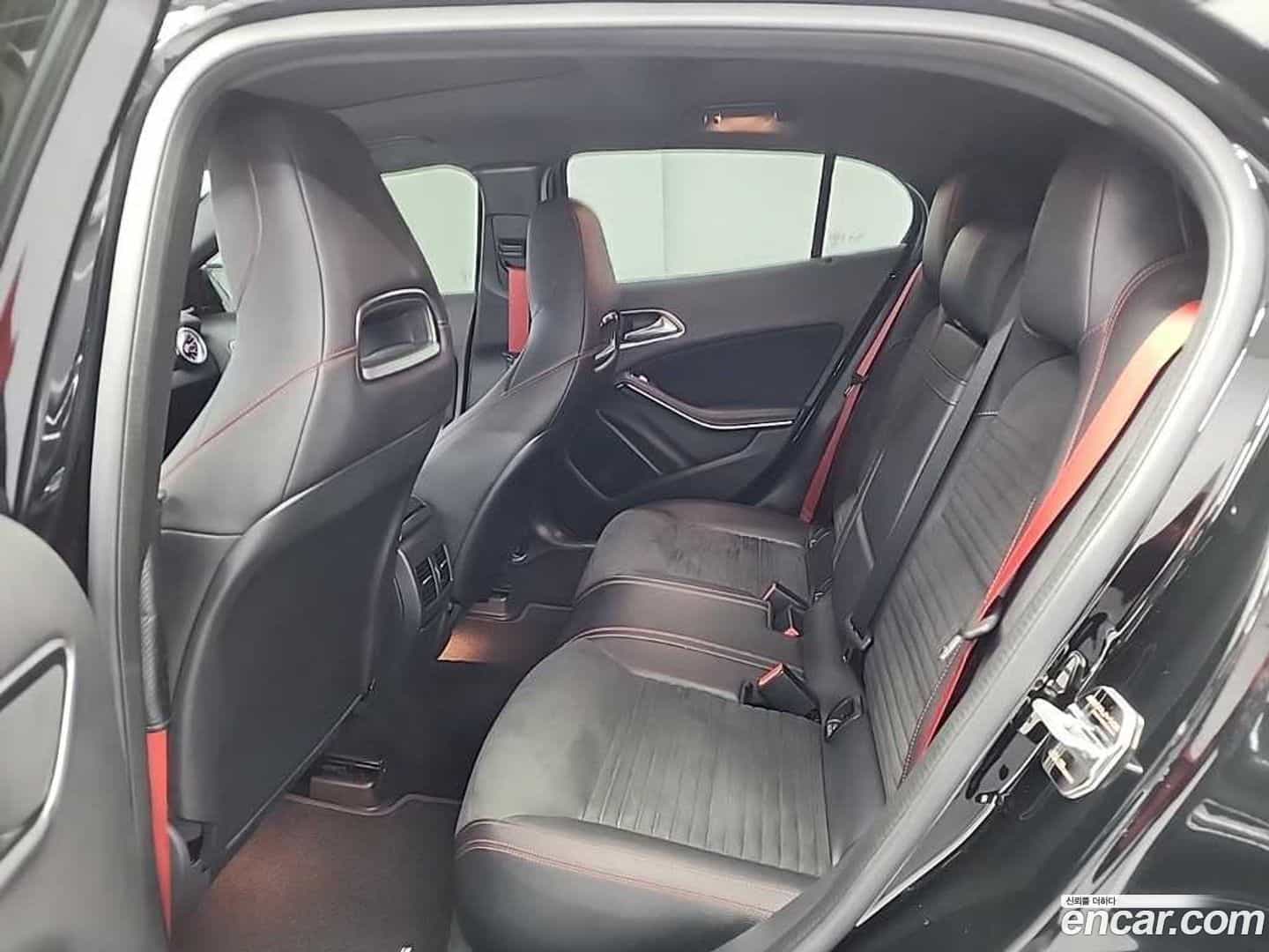 GLA-Class Mercedes-Benz 2018.2-OPTION-016