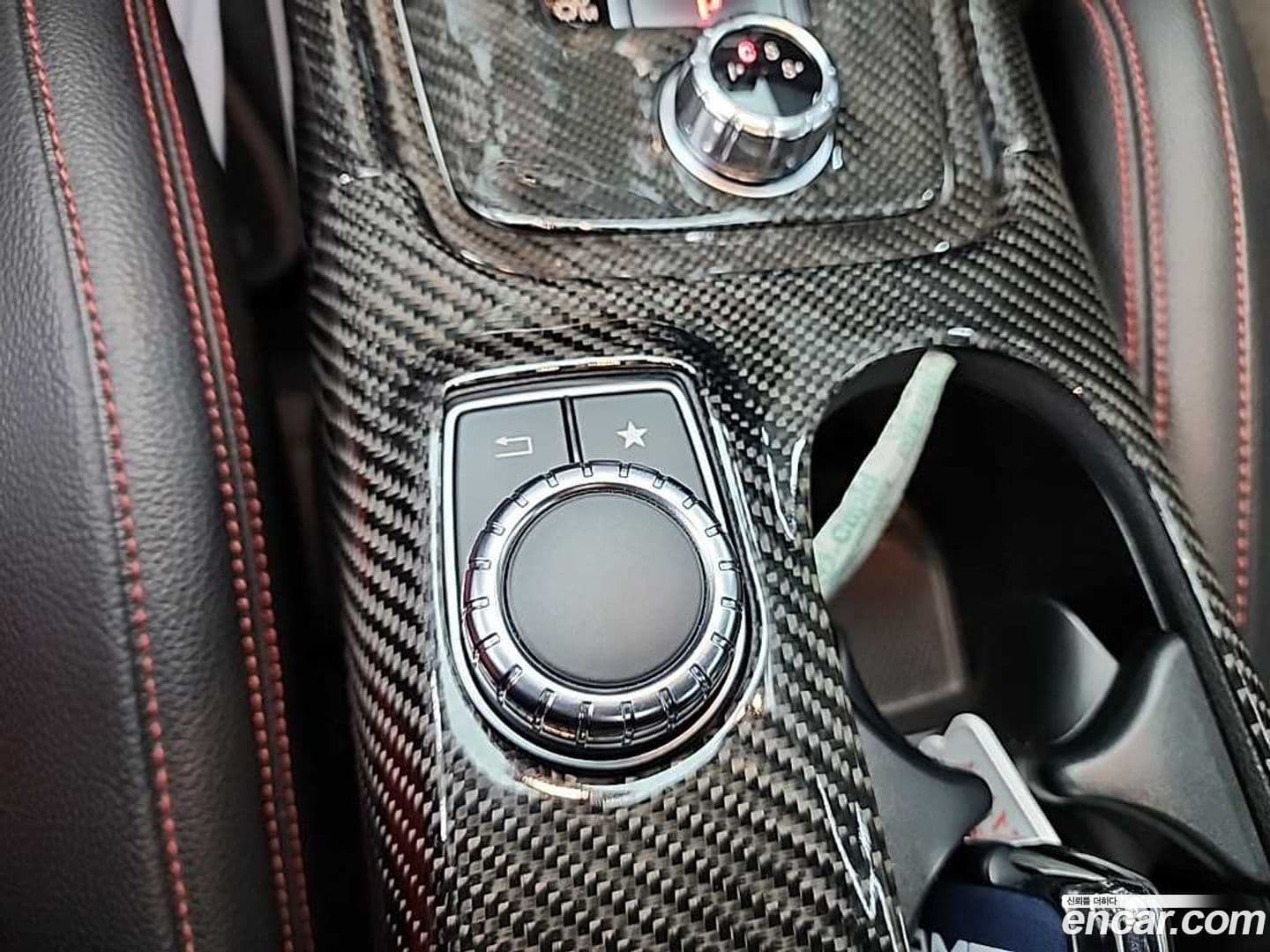 Main__Slider__Photo:GLA-Class Mercedes-Benz 2018.2-15