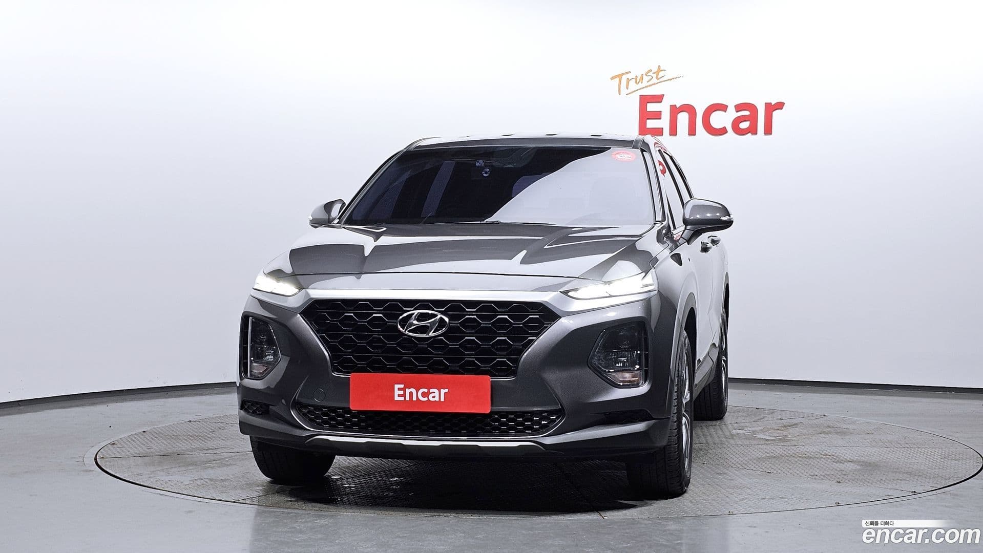 Main__Slider__Photo:Santafe Hyundai 2019.0-2
