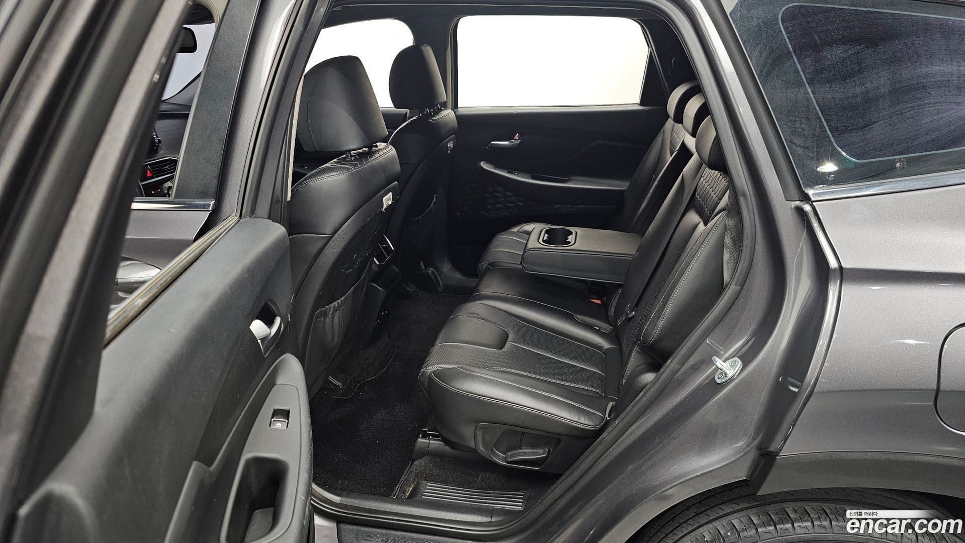 Main__Slider__Photo:Santafe Hyundai 2019.0-10