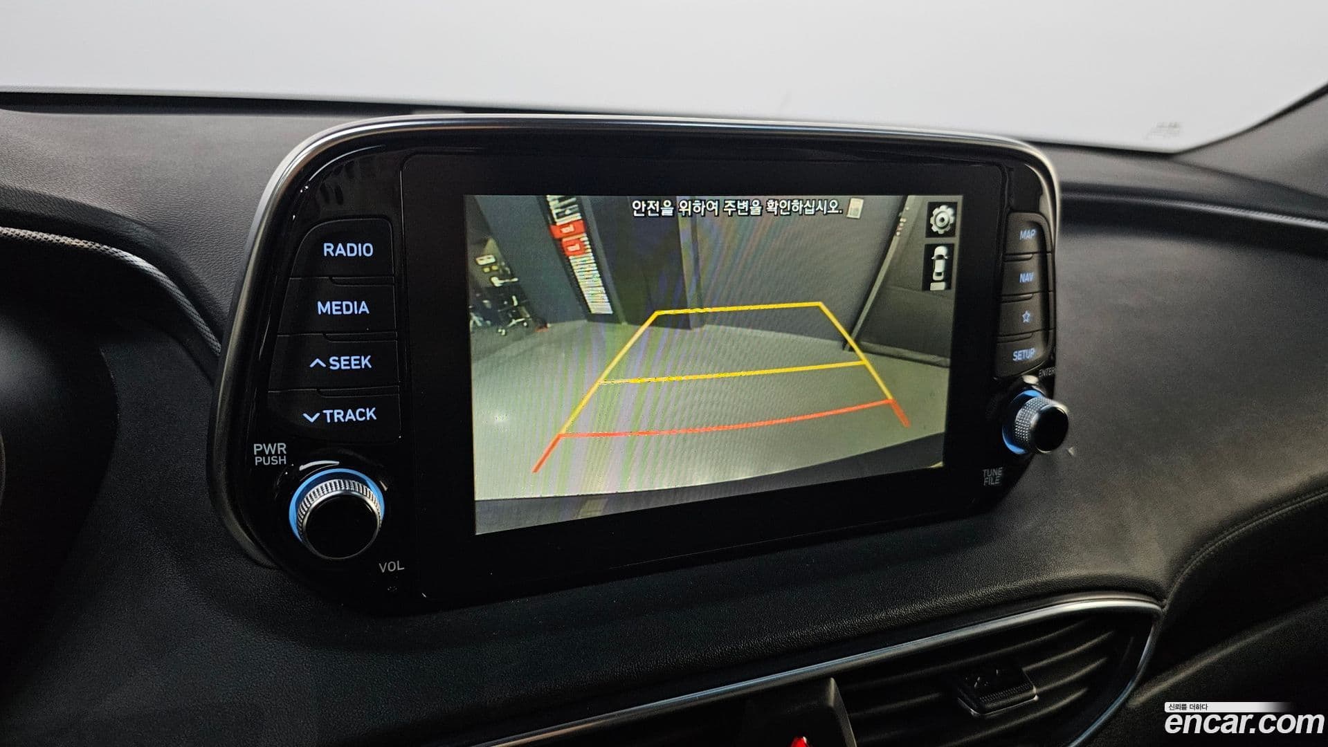 Main__Slider__Photo:Santafe Hyundai 2019.0-18