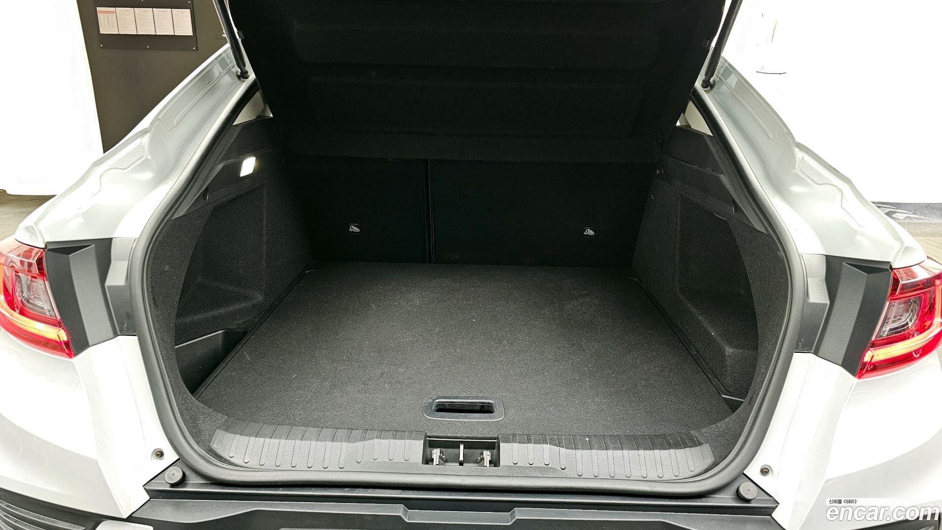 Main__Slider__Photo:XM3 Renault-KoreaSamsung 2020.9-19