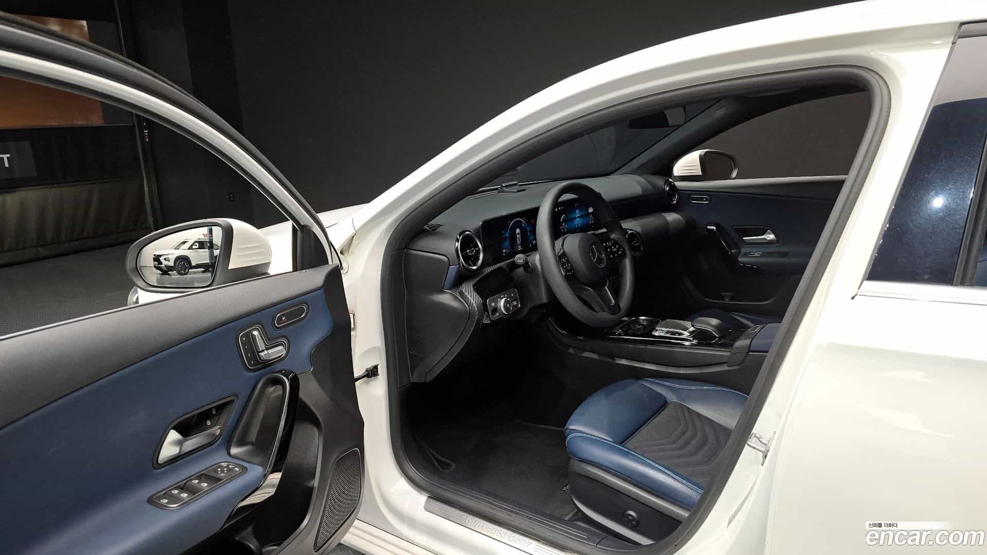 A-Class Mercedes-Benz 2019.8-INNER-010