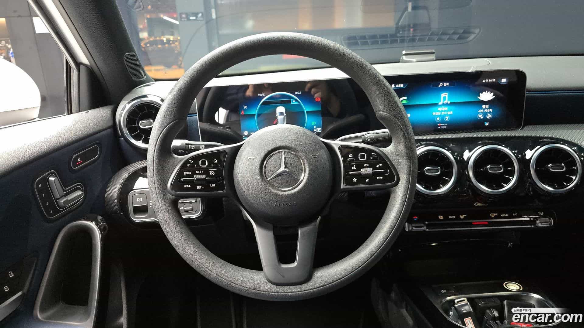 A-Class Mercedes-Benz 2019.8-OPTION-017