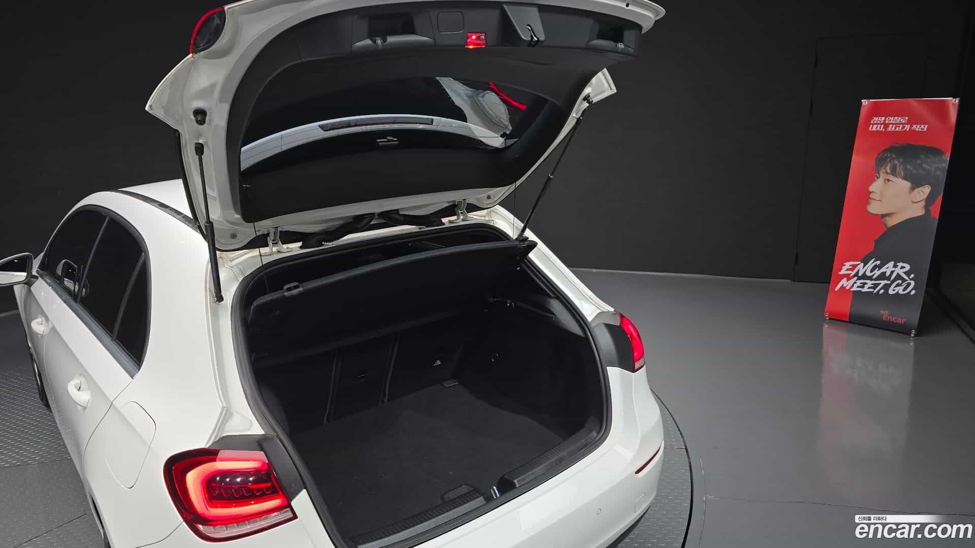 A-Class Mercedes-Benz 2019.8-OPTION-024