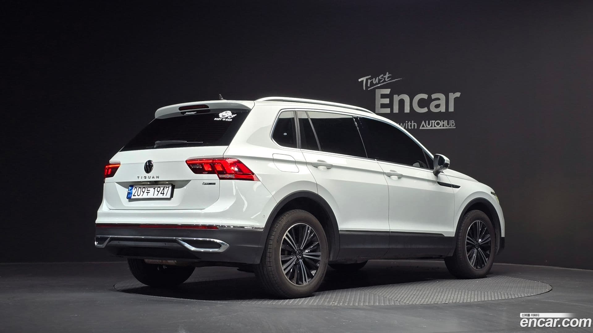 Main__Slider__Photo:Tiguan Volkswagen 2022.5-1