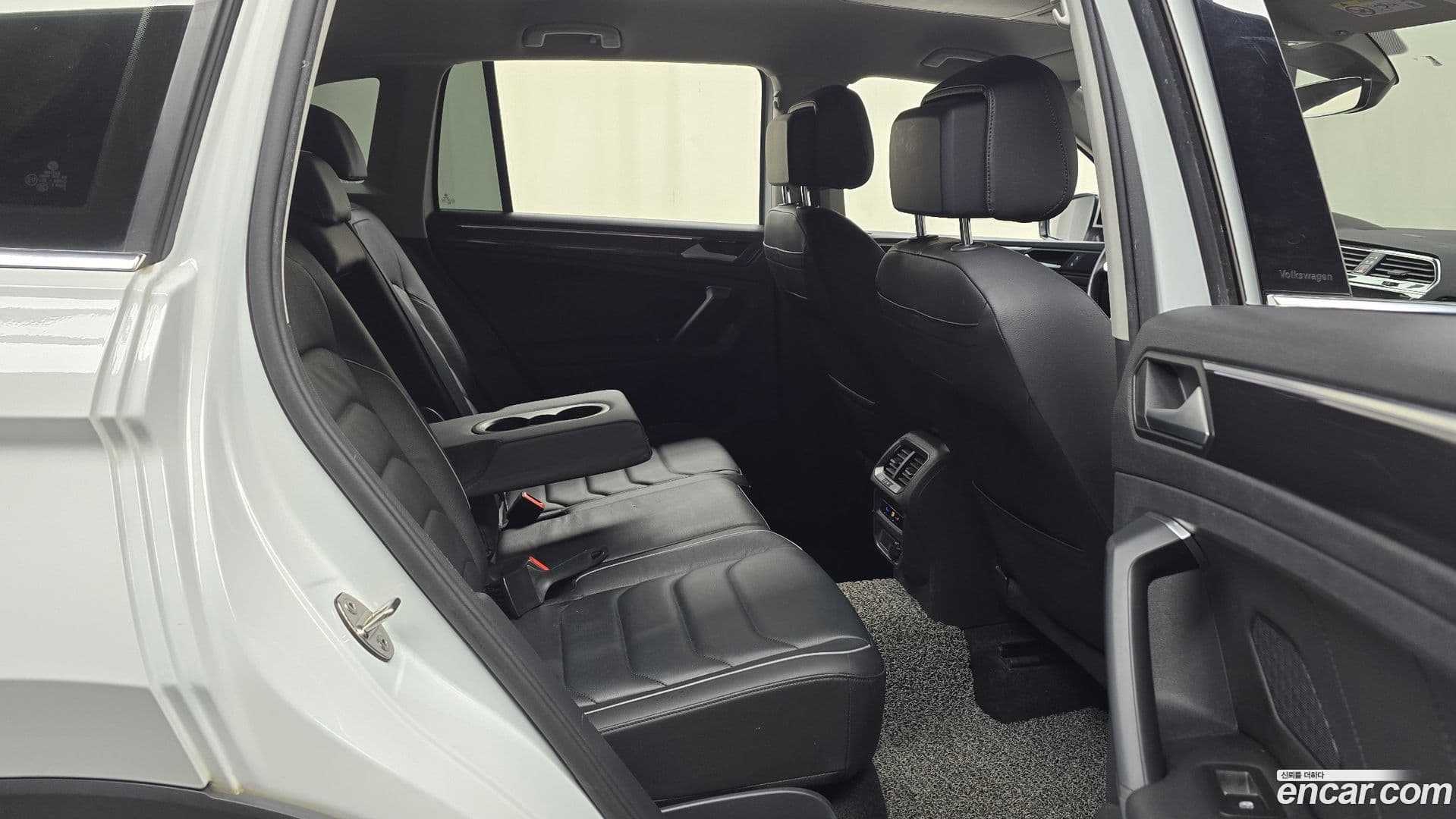 Main__Slider__Photo:Tiguan Volkswagen 2022.5-11