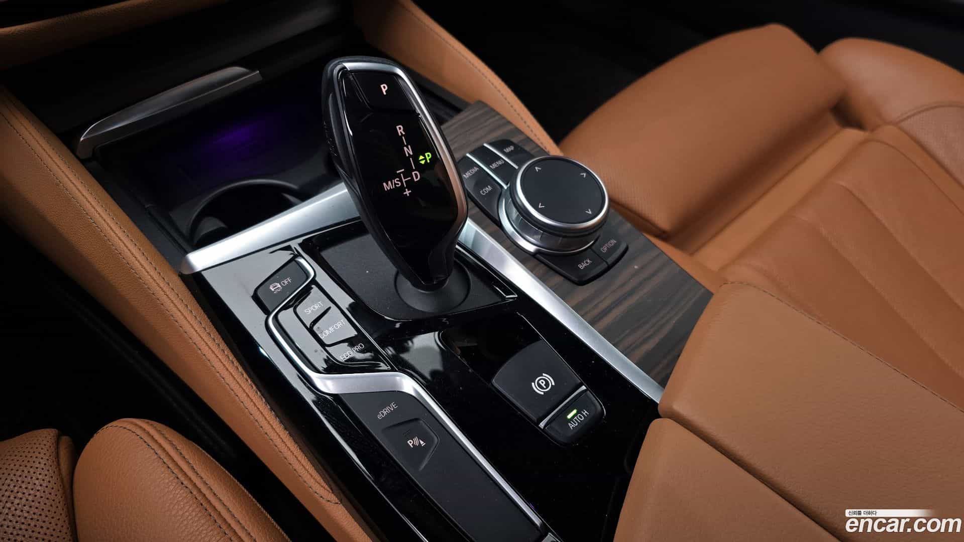 5-Series BMW 2020.3-INNER-009