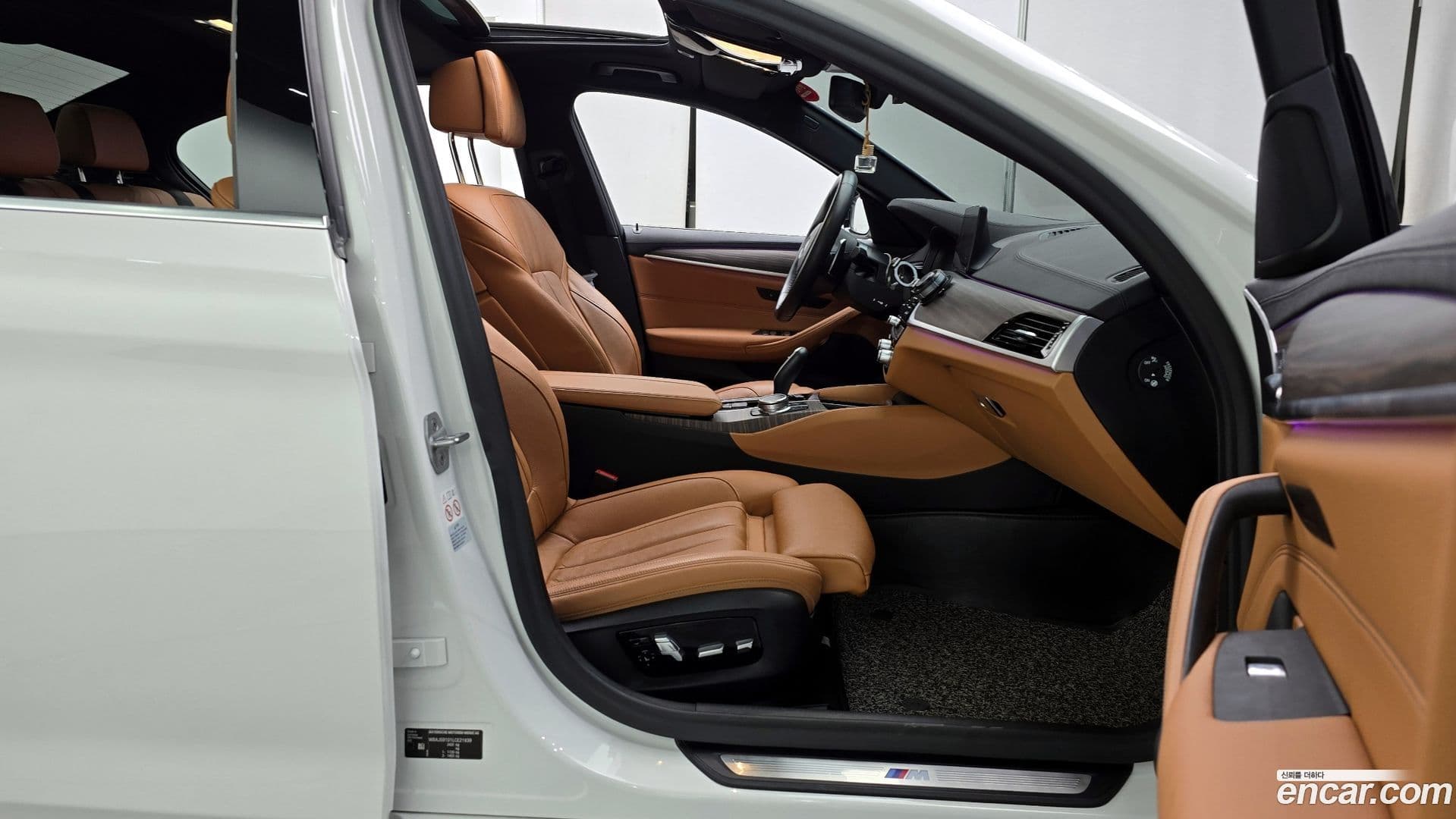 Main__Slider__Photo:5-Series BMW 2020.3-9