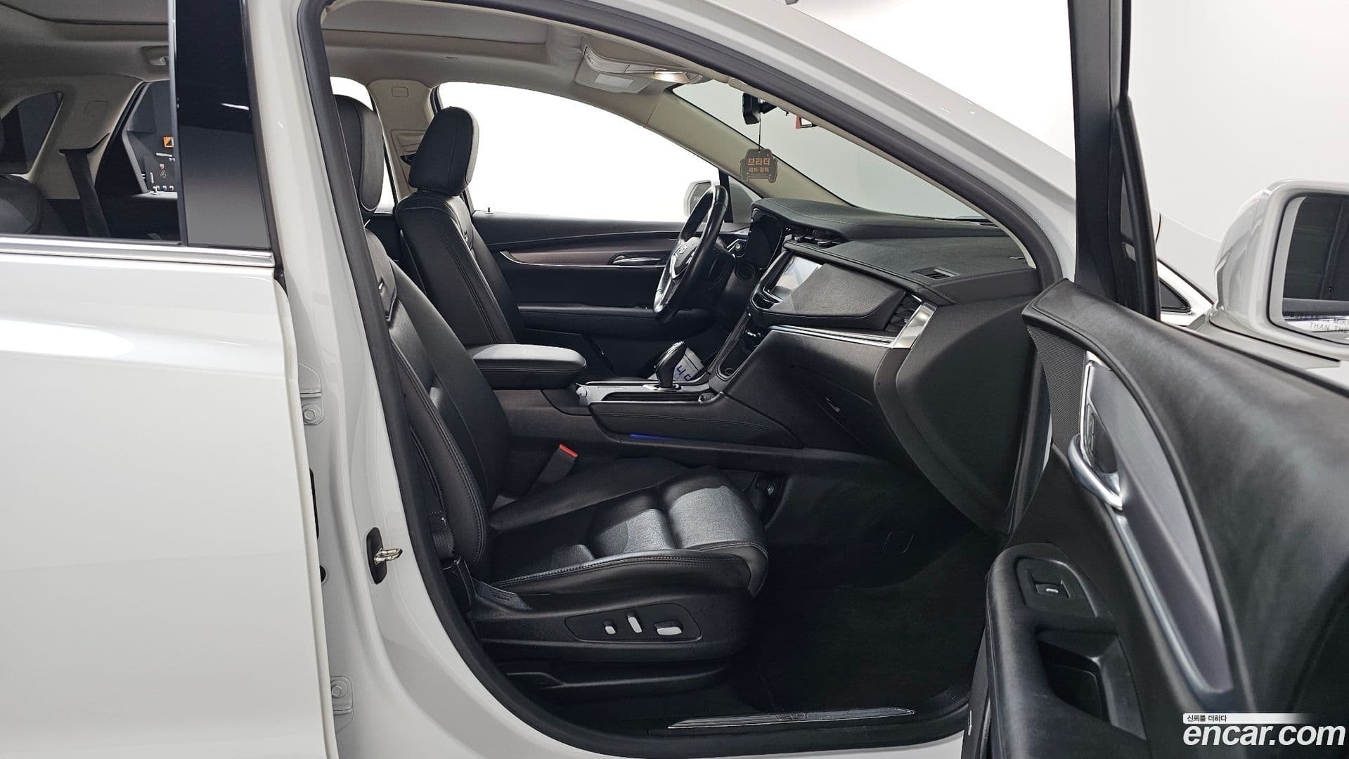 Main__Slider__Photo:XT5 Cadillac 2019.10-10