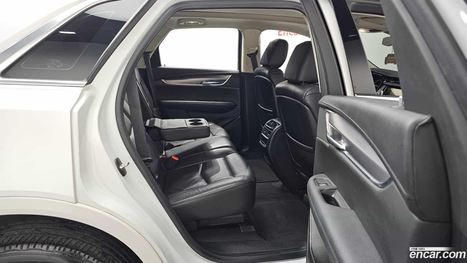 XT5 Cadillac 2019.10-OPTION-016