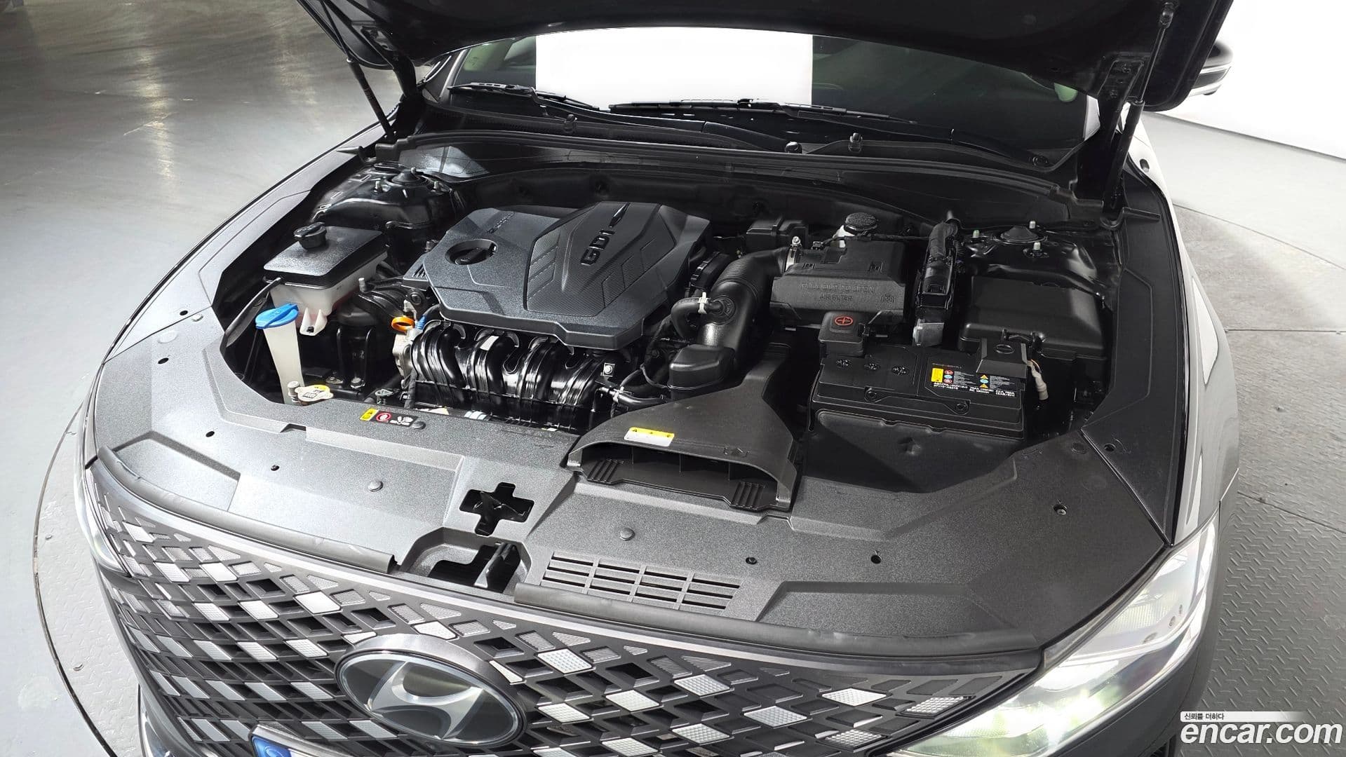 Main__Slider__Photo:Grandeur Hyundai 2022.9-5