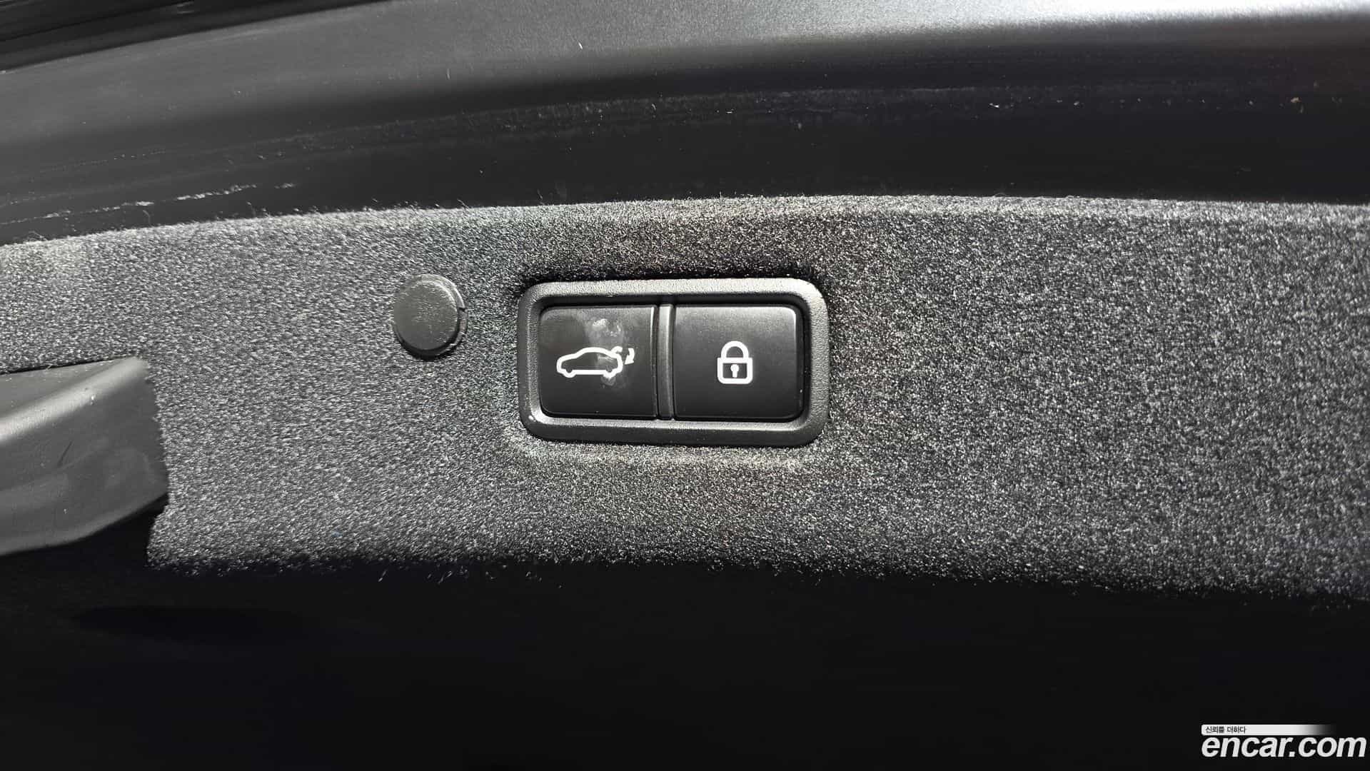 Grandeur Hyundai 2022.9-OPTION-024