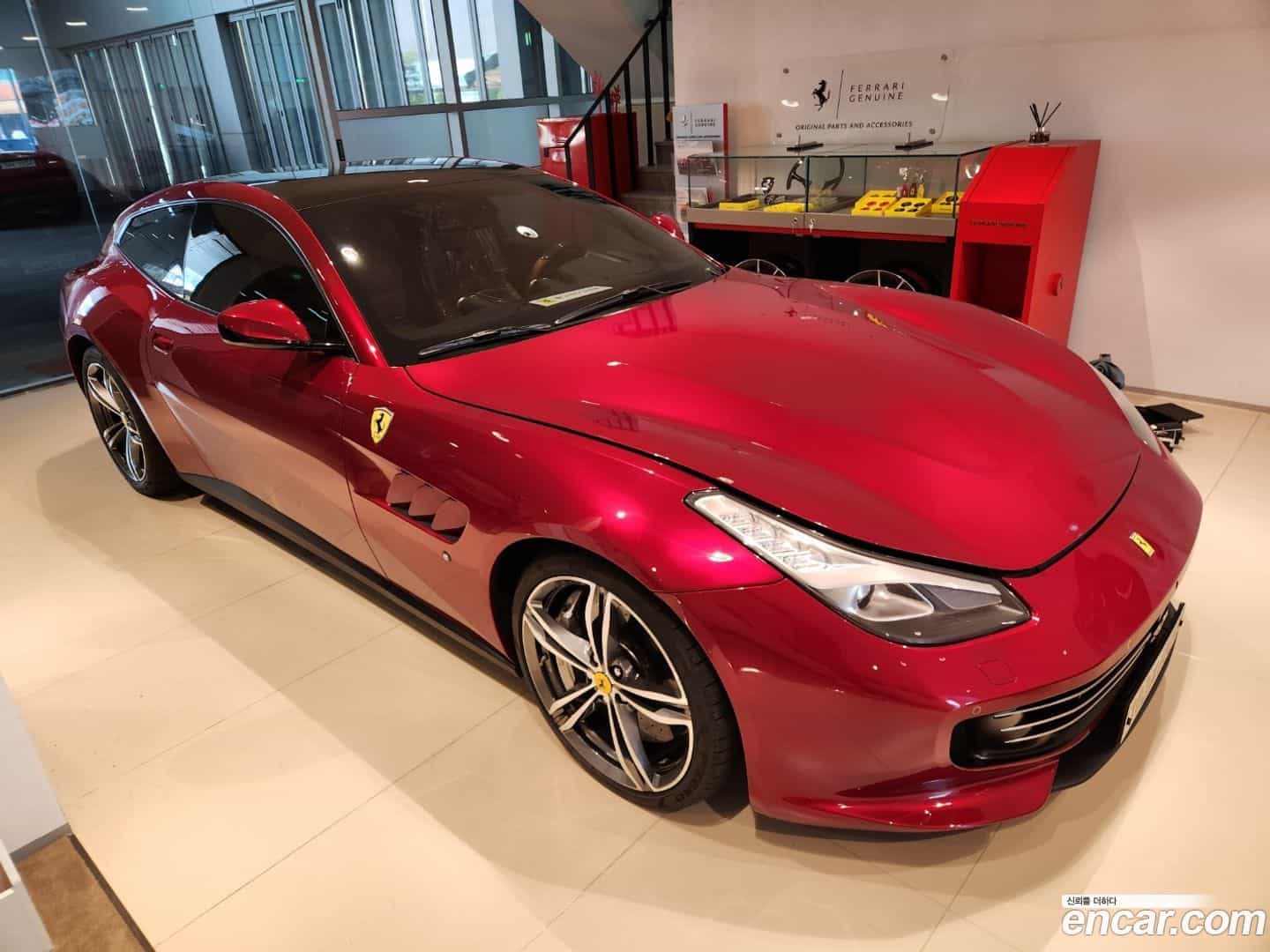 GTC4 Lusso Ferrari 2017.6-OUTER-003