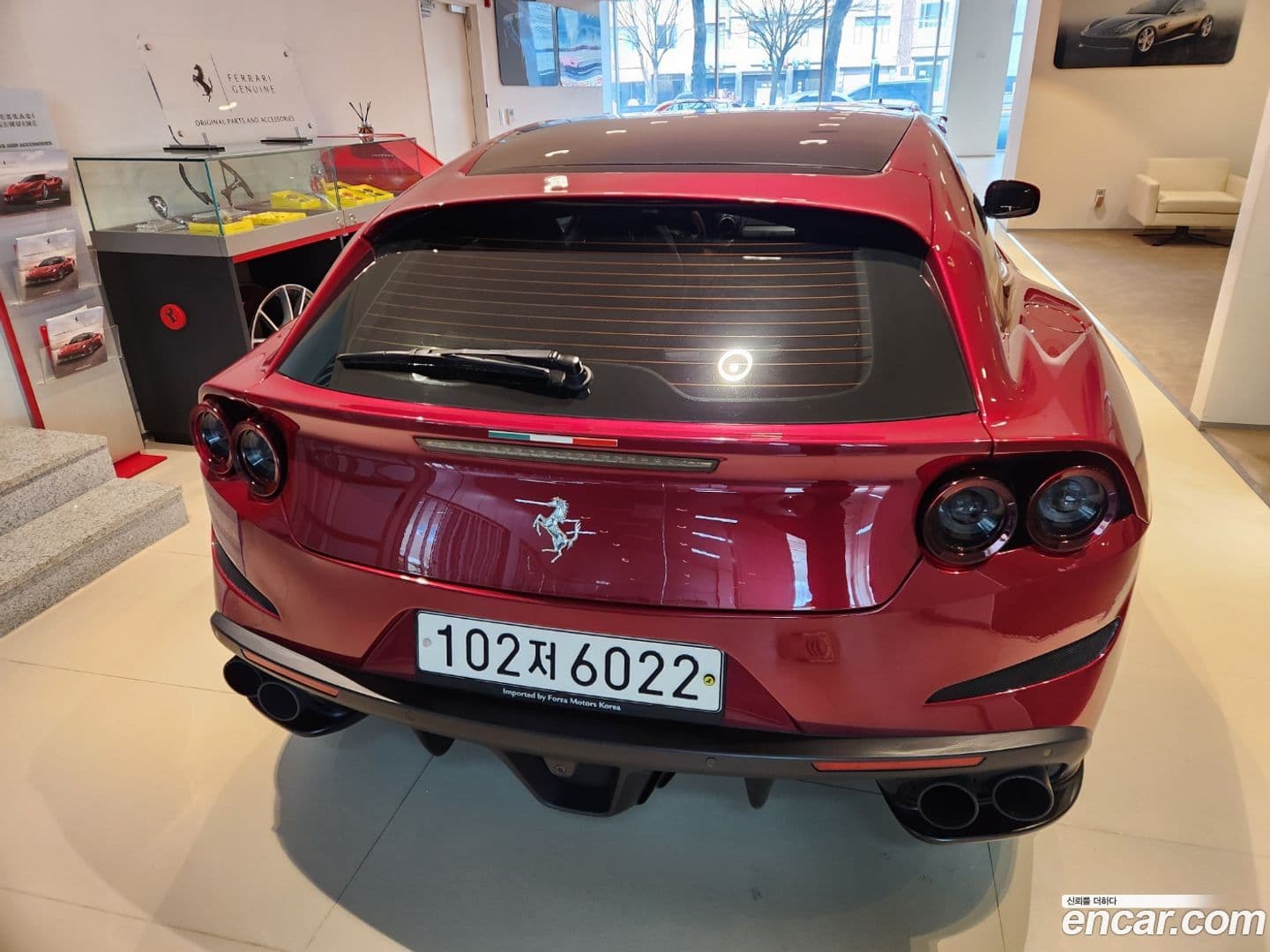 Main__Slider__Photo:GTC4 Lusso Ferrari 2017.6-3