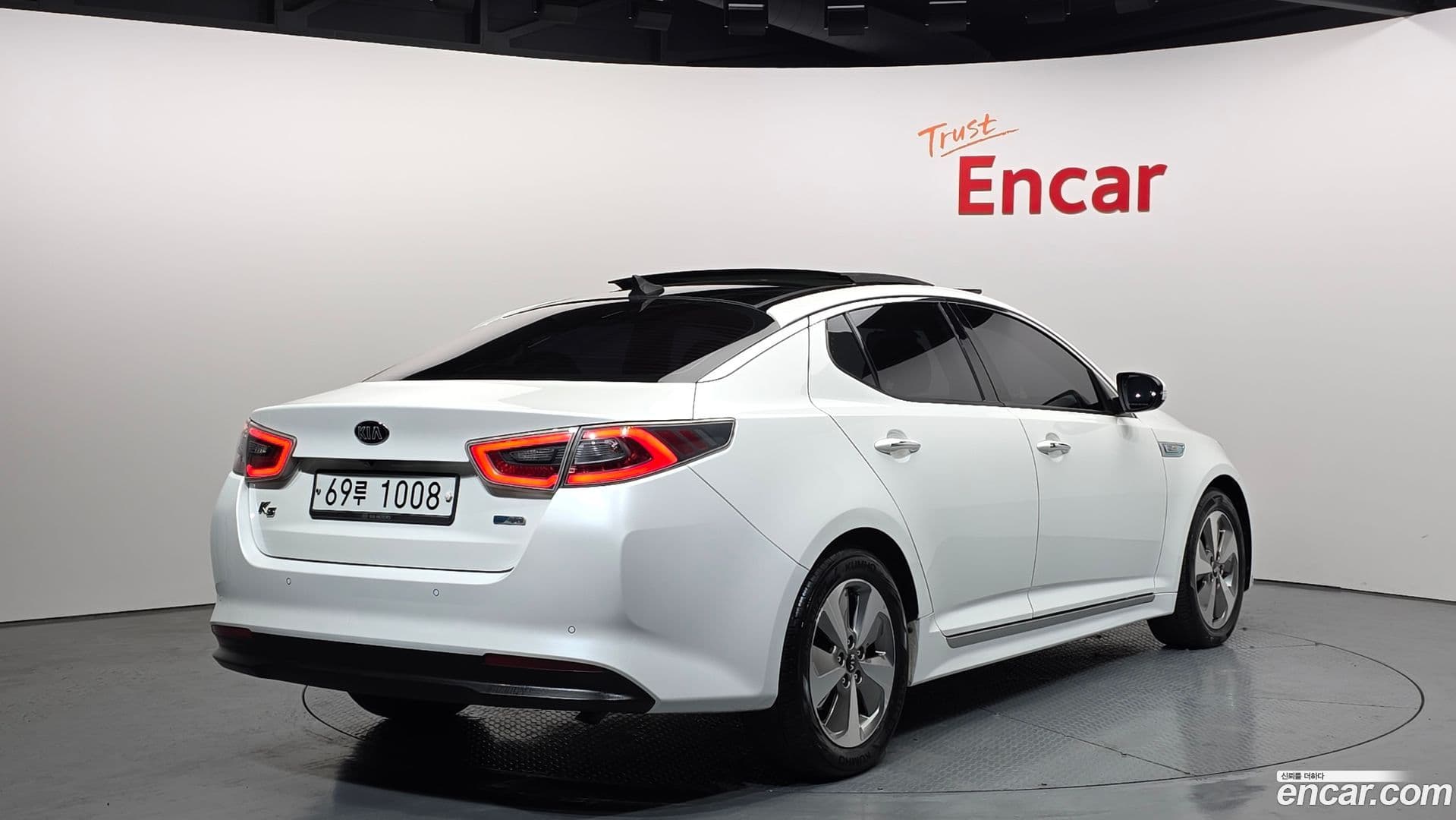 Main__Slider__Photo:K5 Kia 2014.1-1