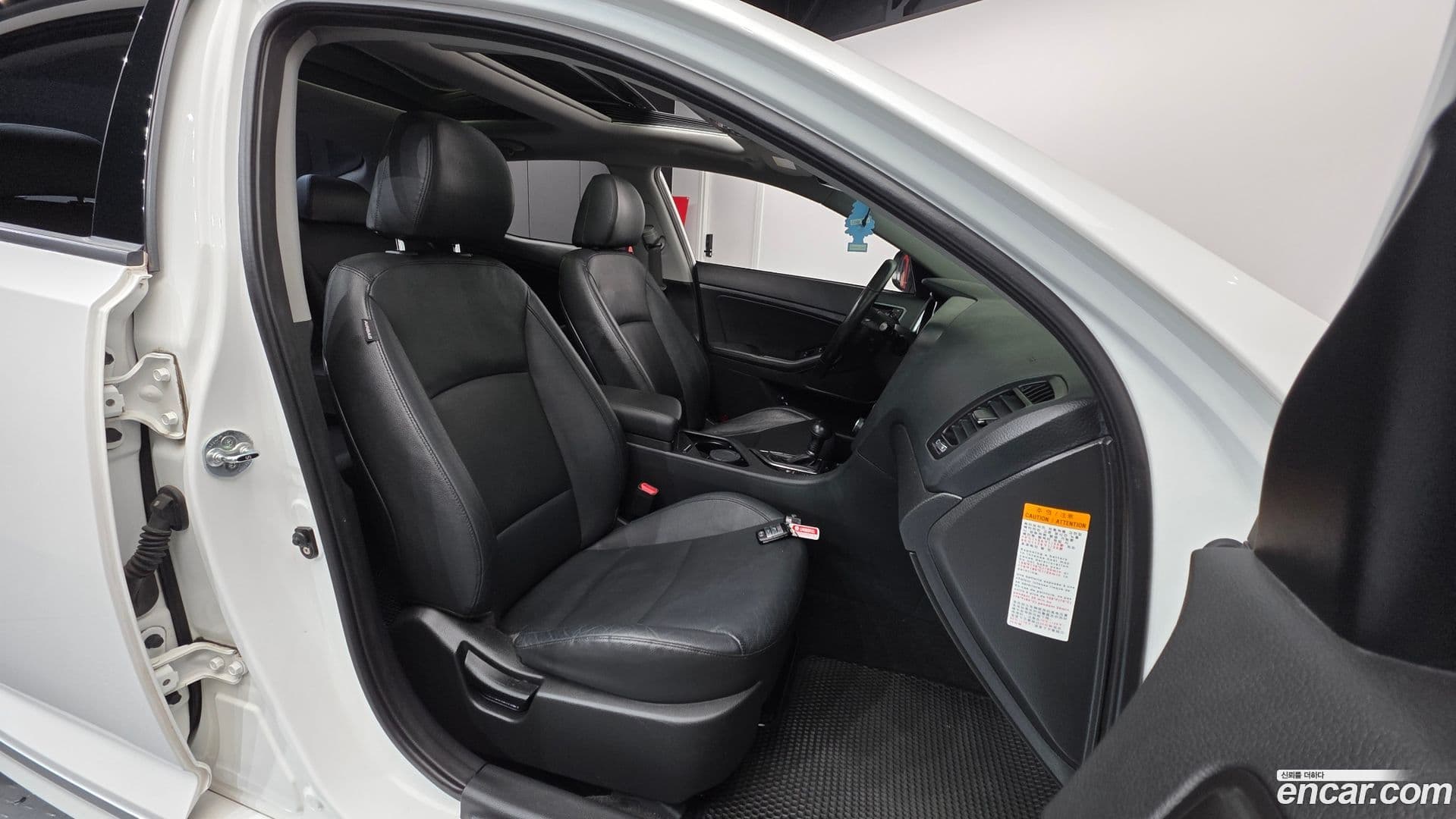 Main__Slider__Photo:K5 Kia 2014.1-9