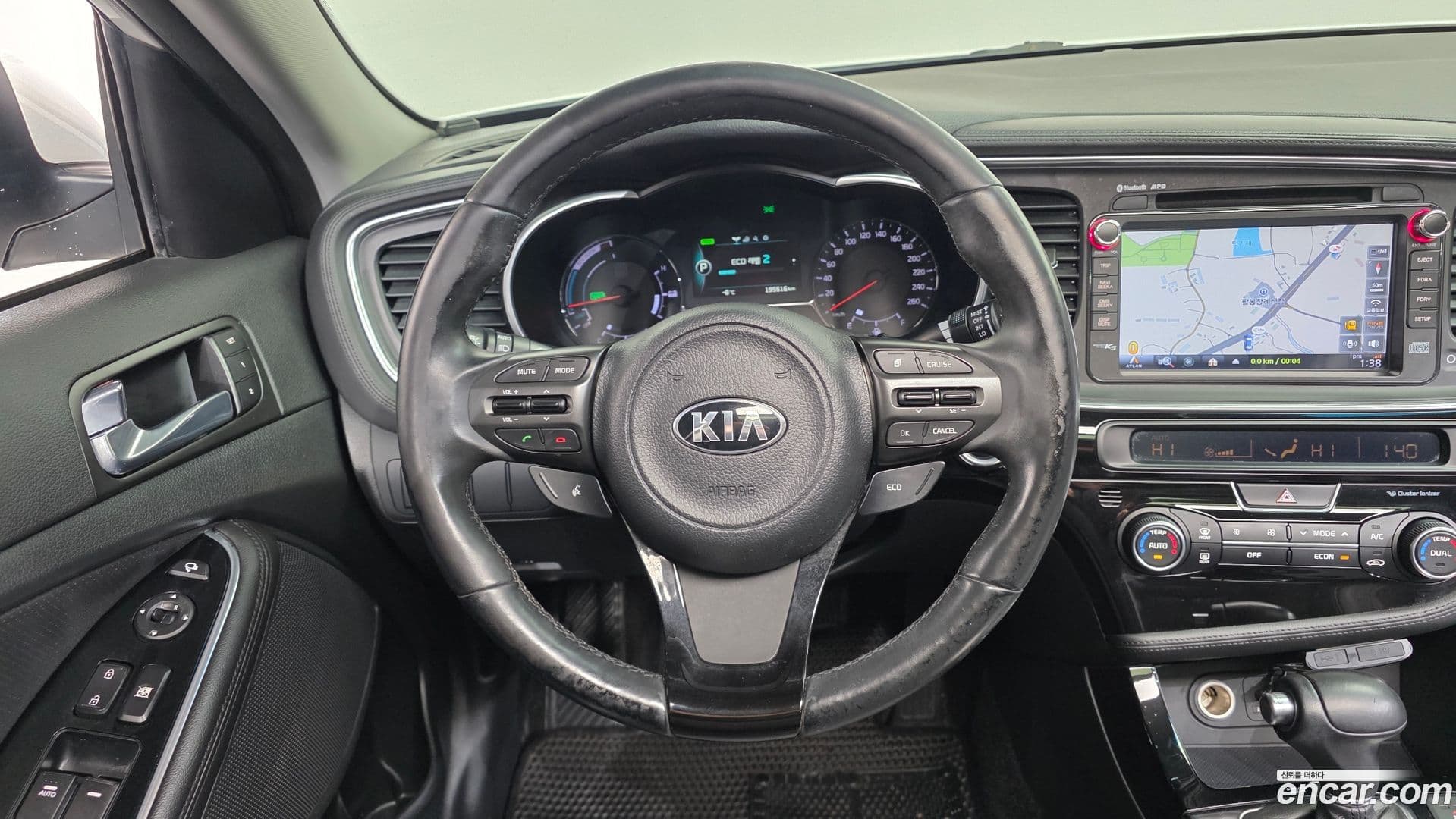 Main__Slider__Photo:K5 Kia 2014.1-13