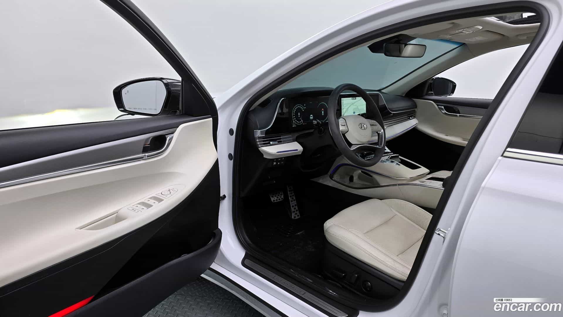 Grandeur Hyundai 2021.5-OPTION-015