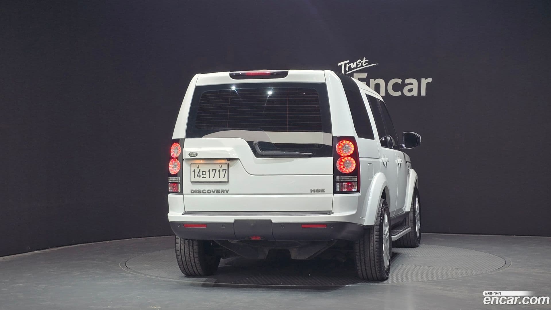 Main__Slider__Photo:Discovery Land Rover 2014.5-3