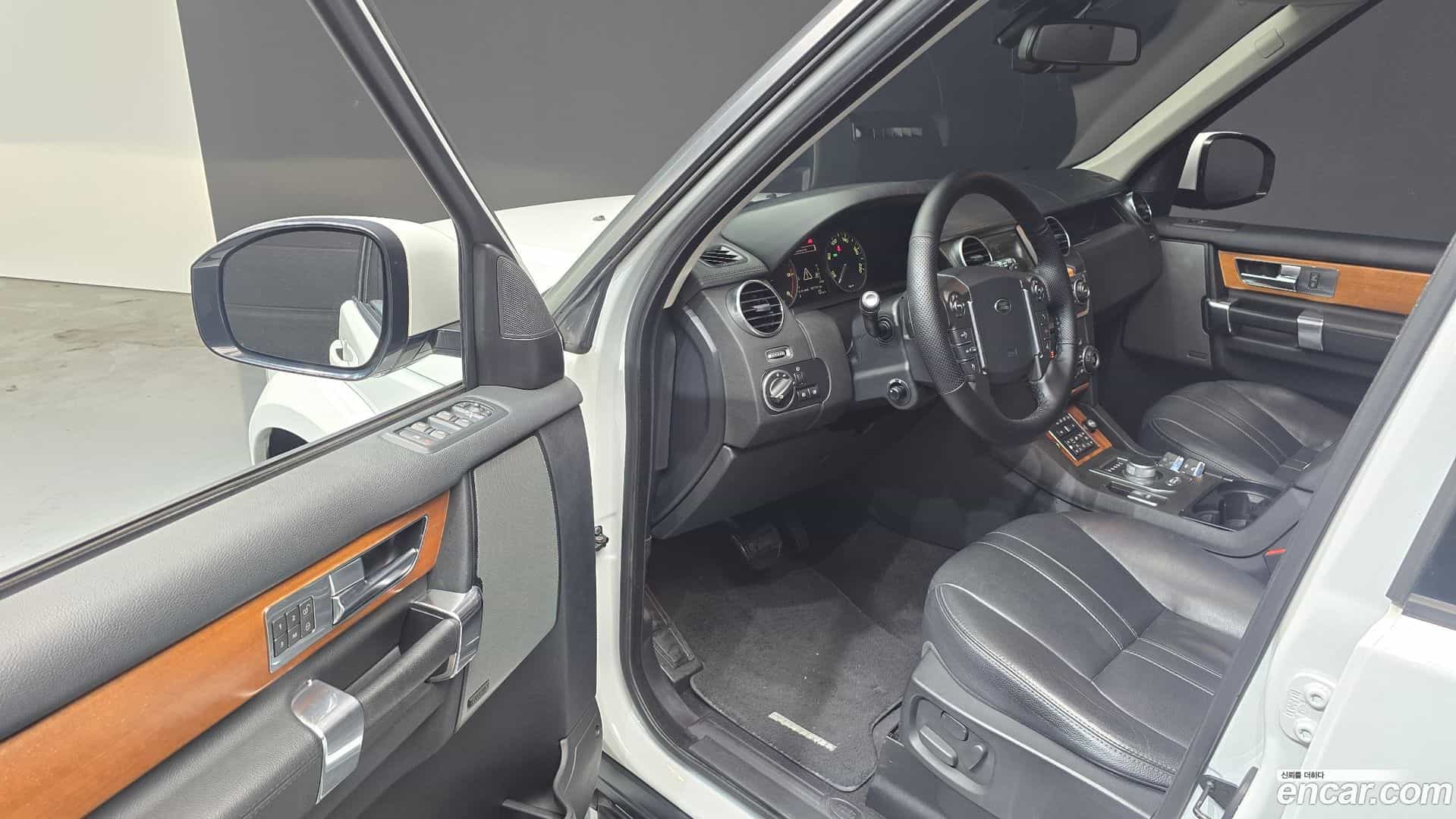 Discovery Land Rover 2014.5-INNER-010