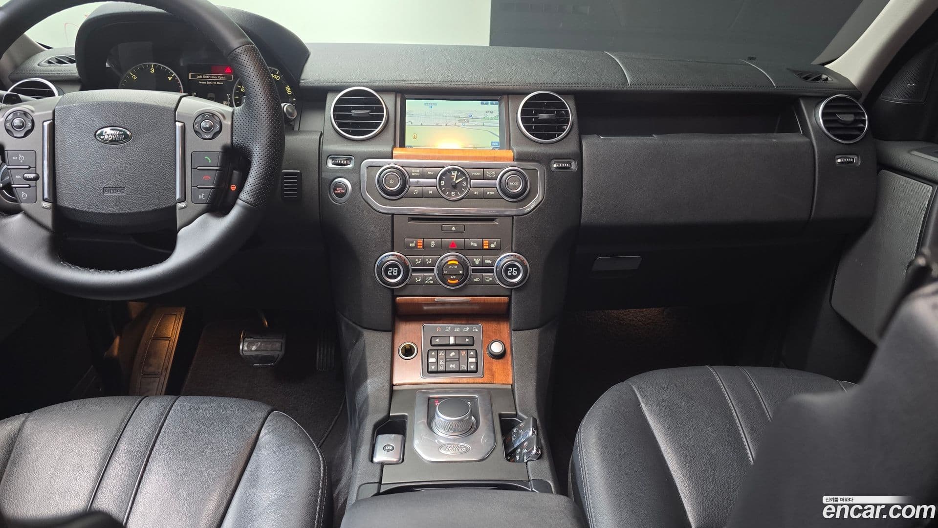 Main__Slider__Photo:Discovery Land Rover 2014.5-18