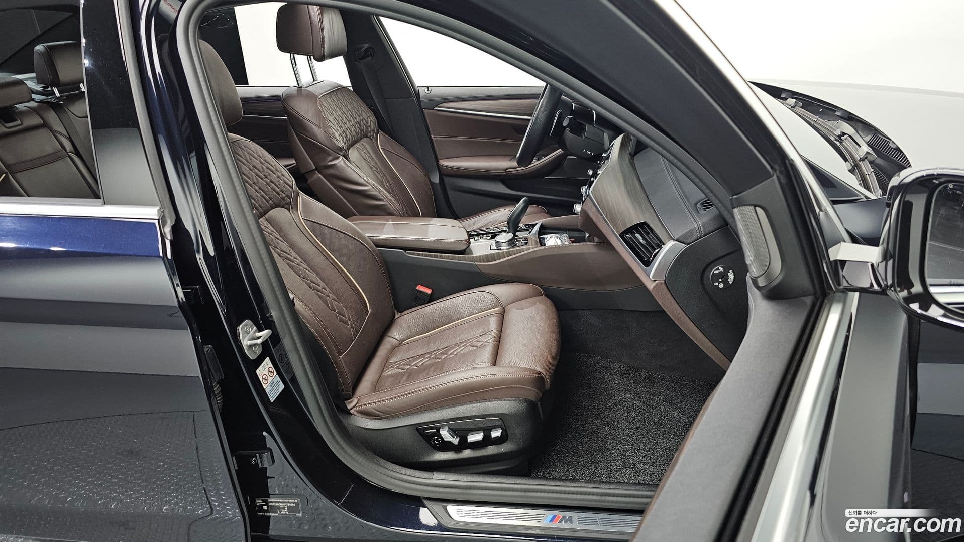 Main__Slider__Photo:5-Series BMW 2020.11-11