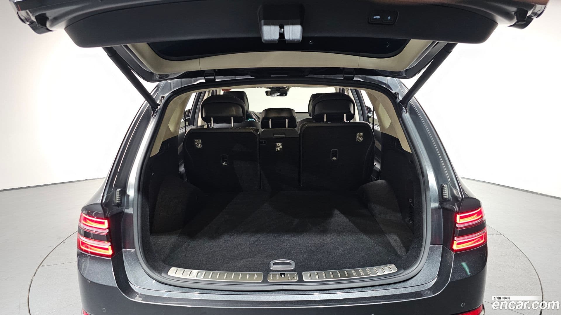 Main__Slider__Photo:GV80 Genesis 2022.0-19