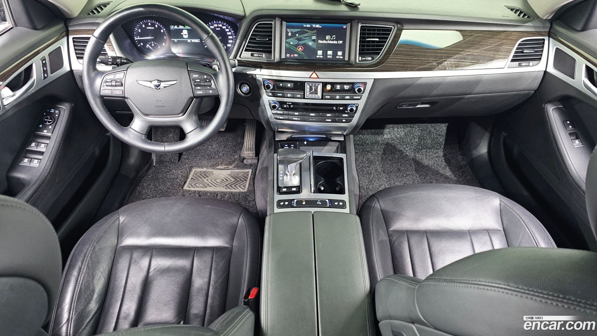 Main__Slider__Photo:G80 Genesis 2017.3-6