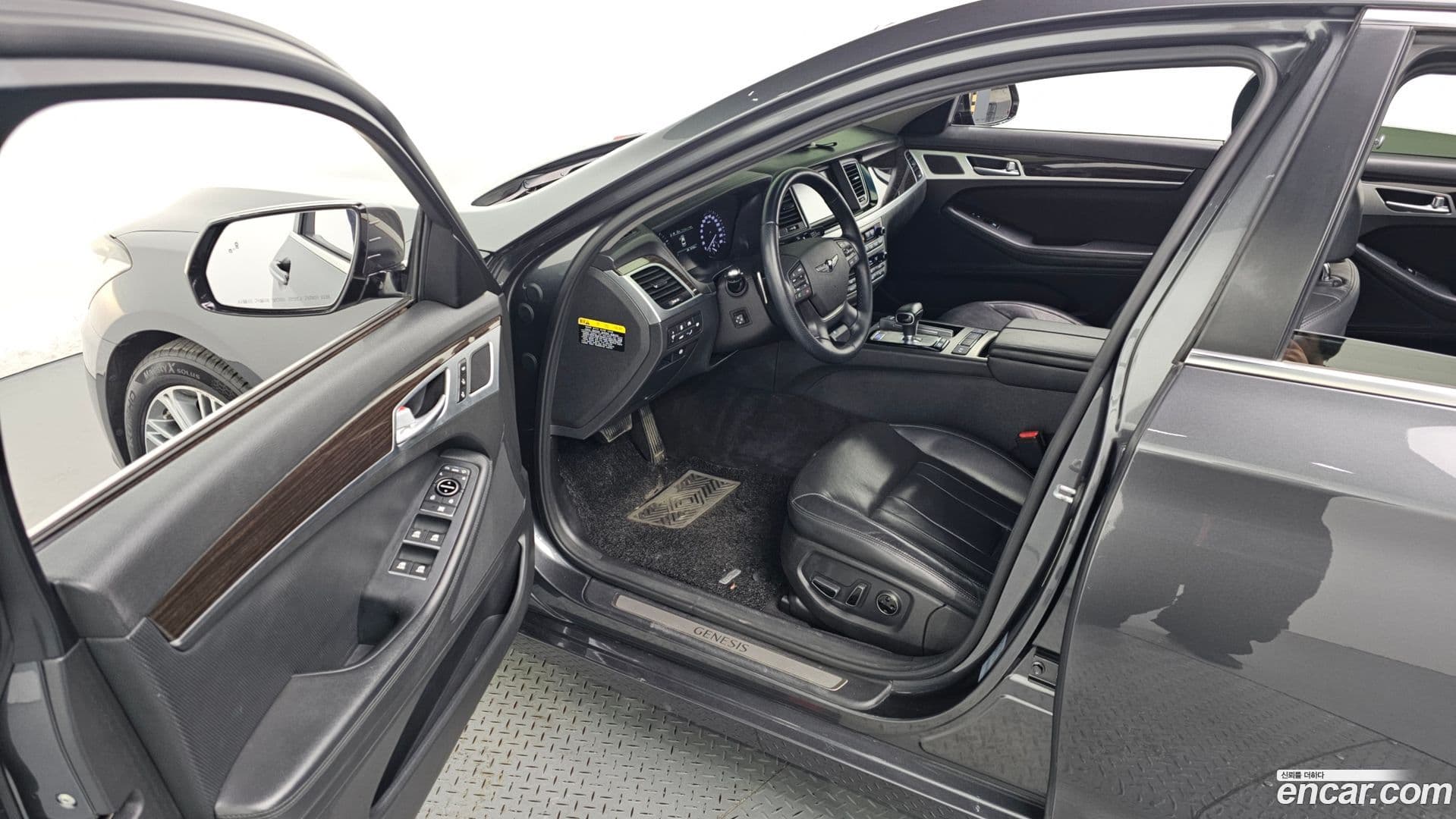 Main__Slider__Photo:G80 Genesis 2017.3-9