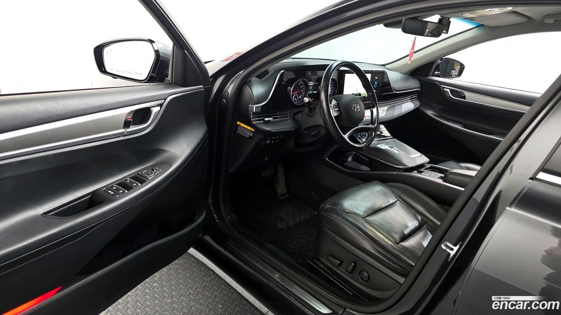 Main__Slider__Photo:Grandeur Hyundai 2020.1-10