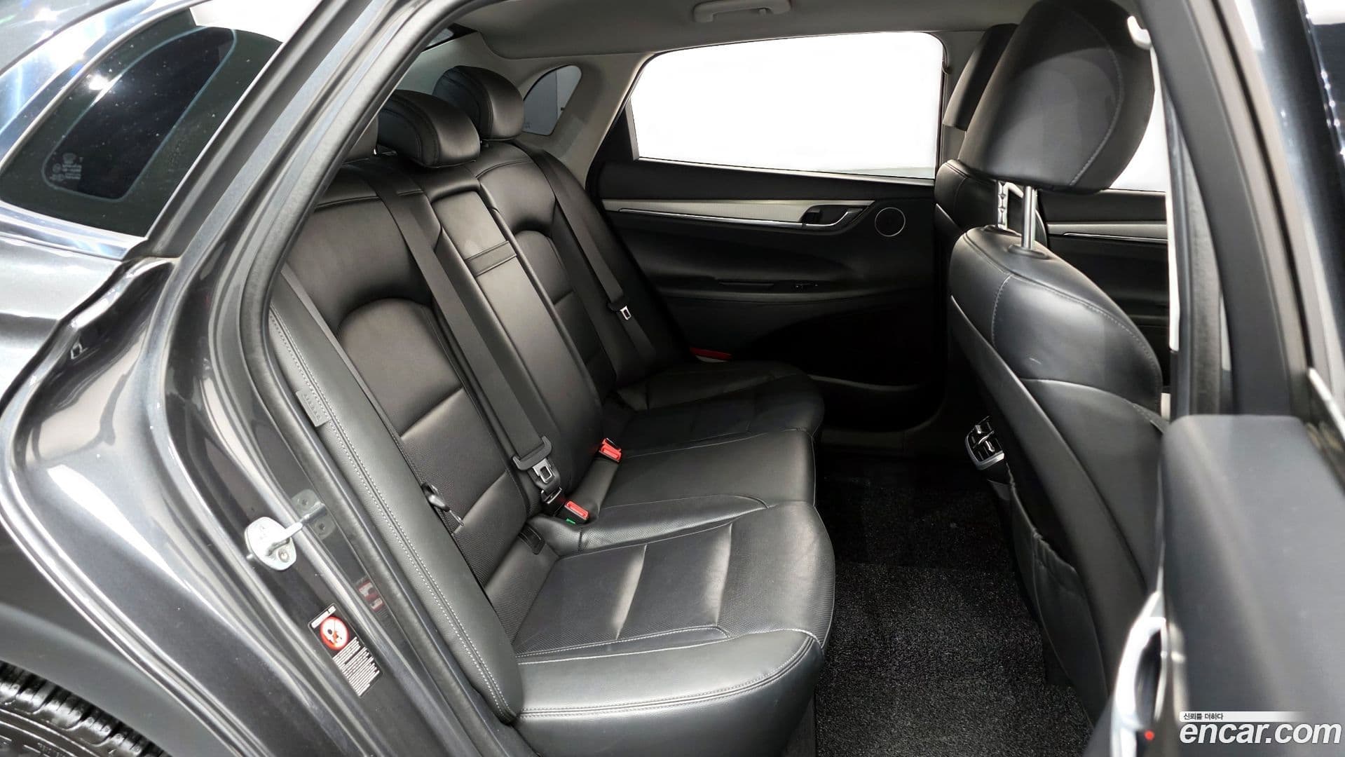 Main__Slider__Photo:Grandeur Hyundai 2020.1-11