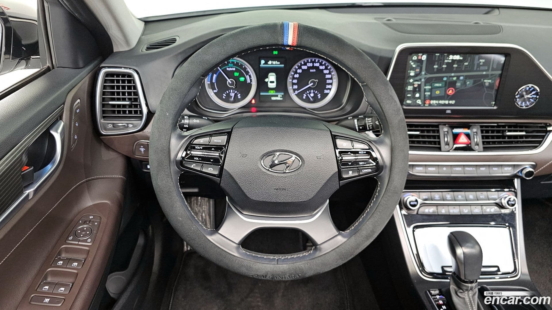 Main__Slider__Photo:Grandeur Hyundai 2018.5-12