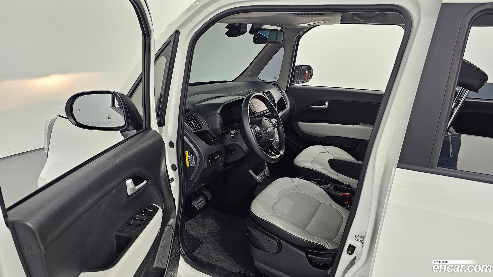 Main__Slider__Photo:RAY Kia 2024.11-10