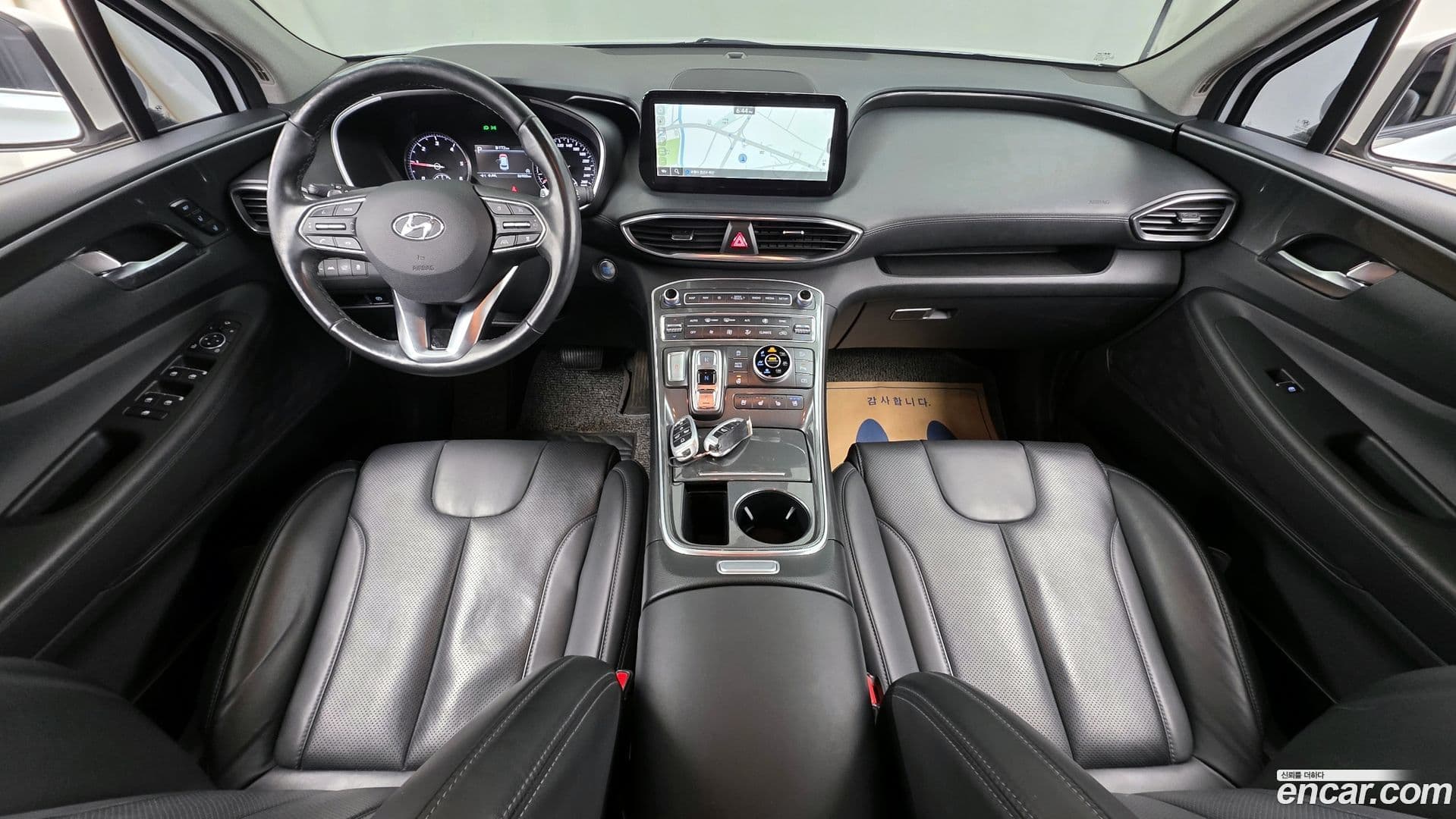 Main__Slider__Photo:Santafe Hyundai 2021.1-6