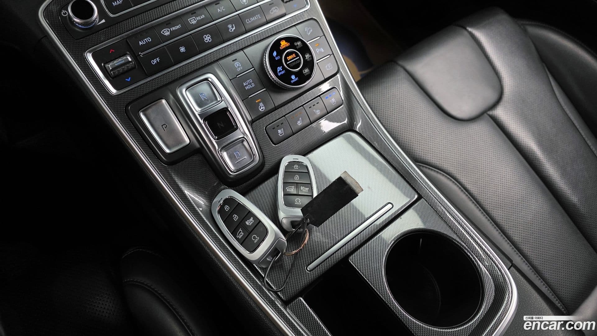 Main__Slider__Photo:Santafe Hyundai 2021.1-8