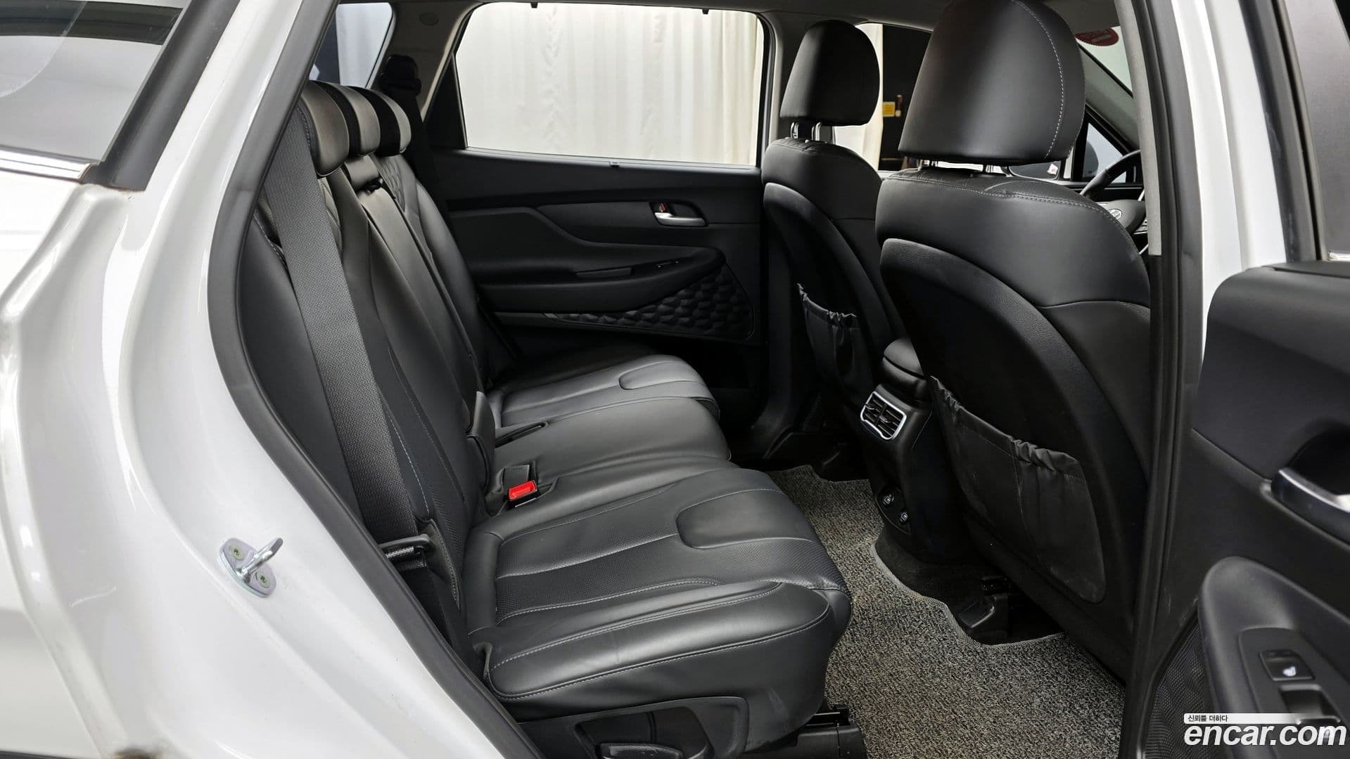 Main__Slider__Photo:Santafe Hyundai 2021.1-11