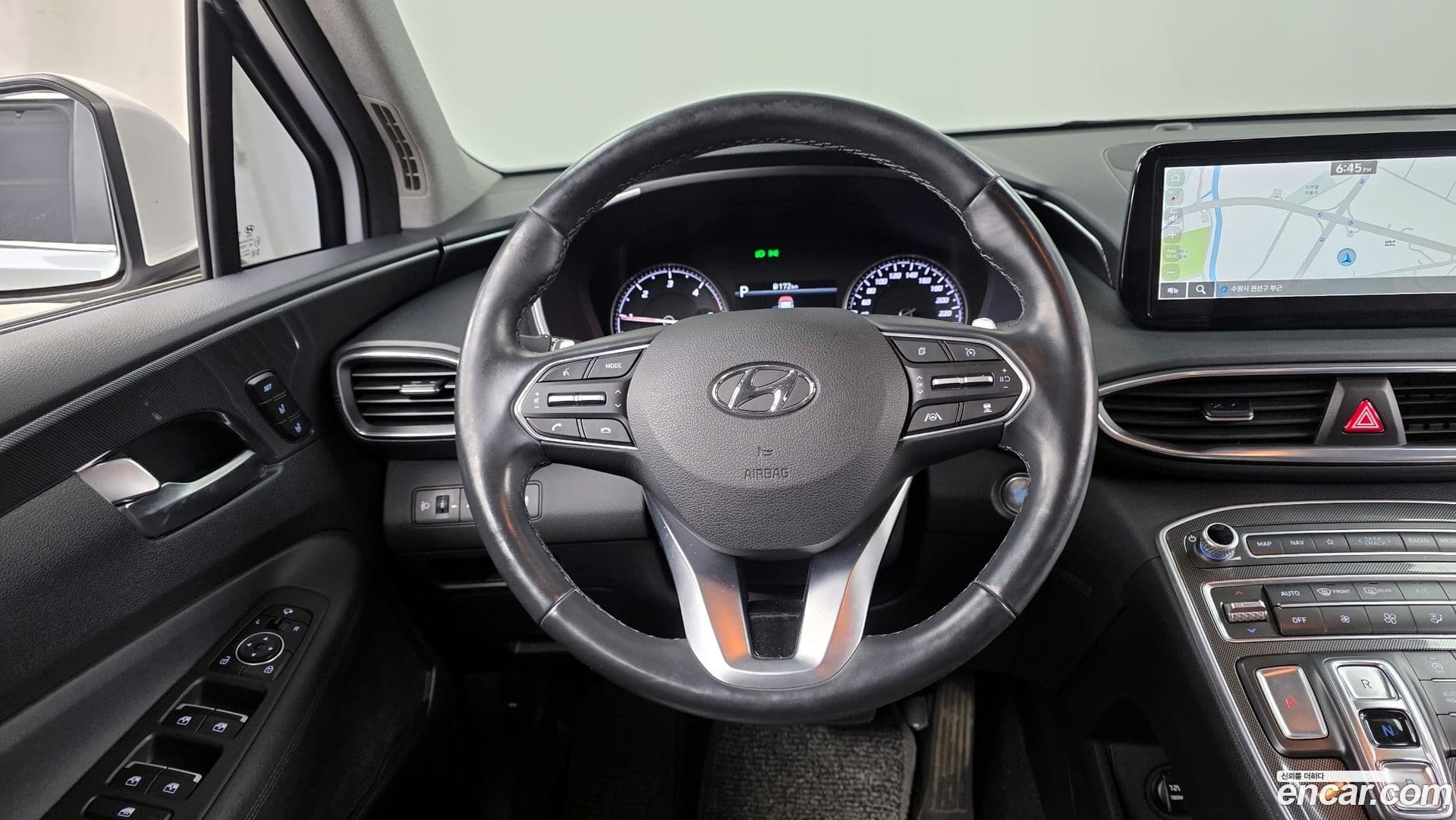 Main__Slider__Photo:Santafe Hyundai 2021.1-12