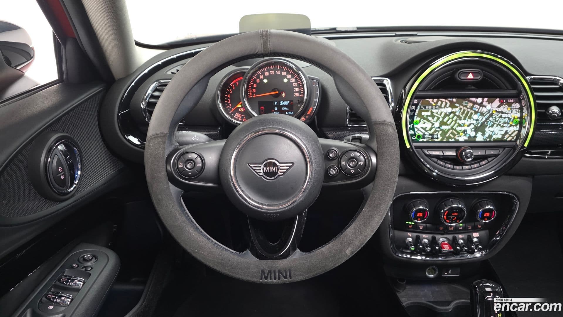 Main__Slider__Photo:Clubman Mini 2020.3-12