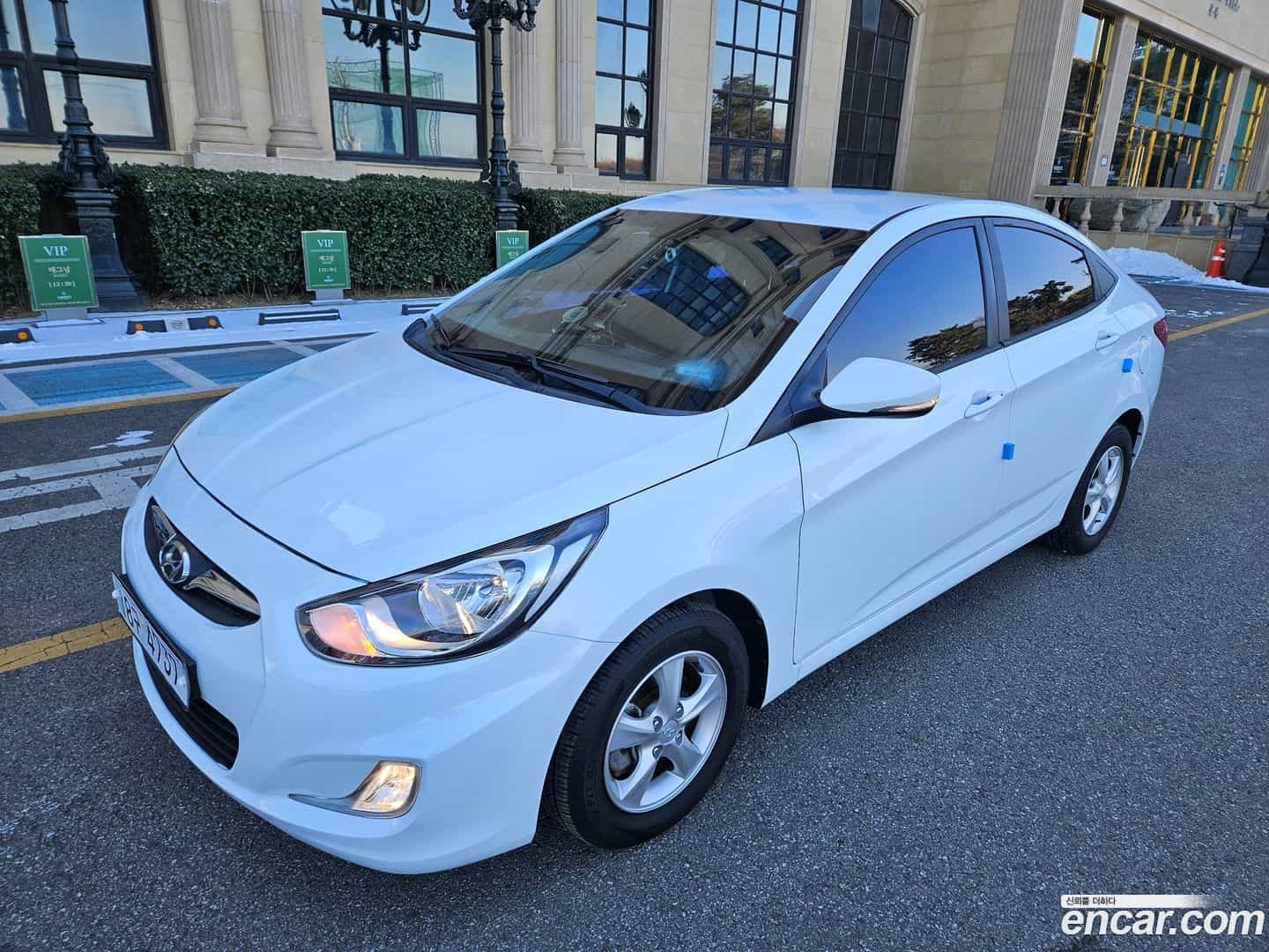 Accent Hyundai 2013.4-OUTER-002