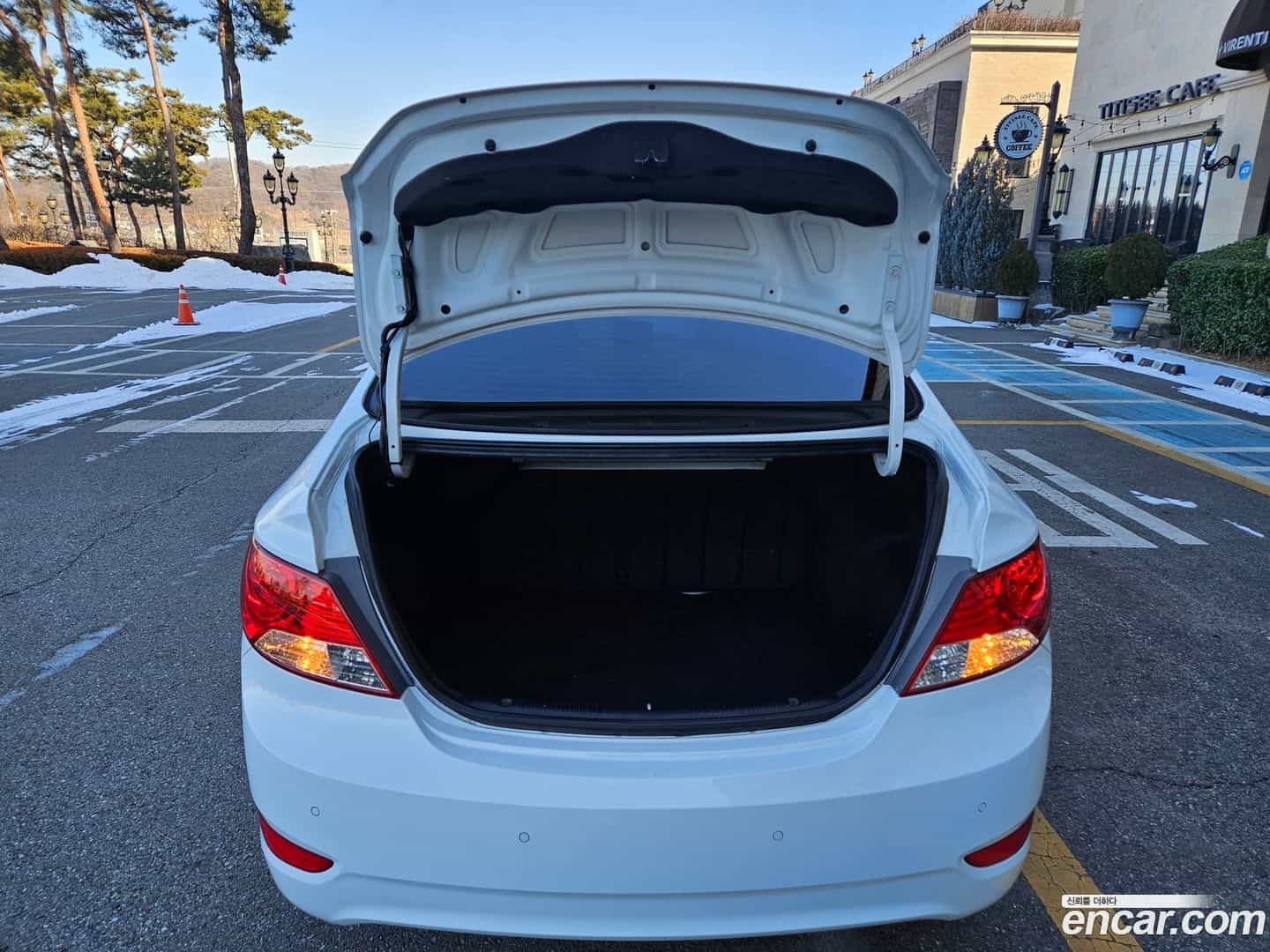 Accent Hyundai 2013.4-INNER-009