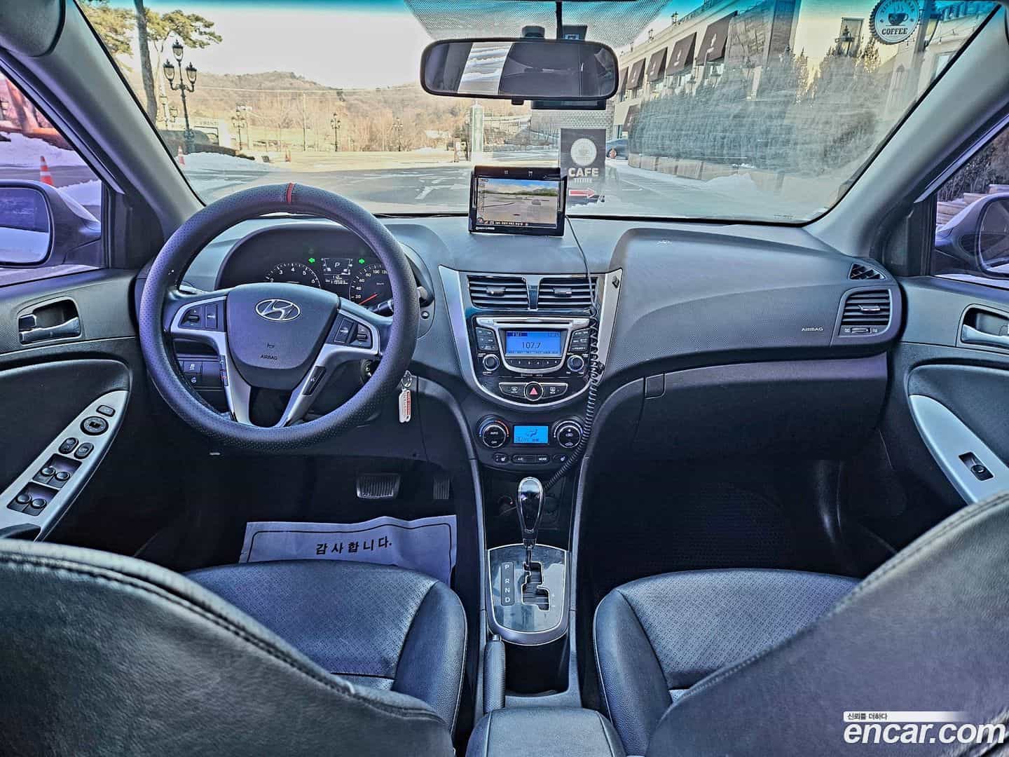 Accent Hyundai 2013.4-INNER-010