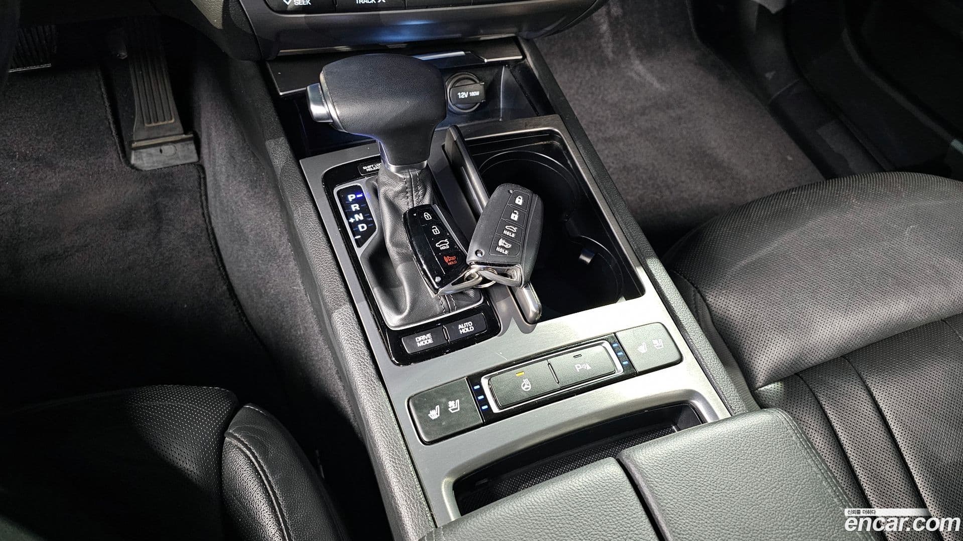 Main__Slider__Photo:Genesis Hyundai 2015.3-8